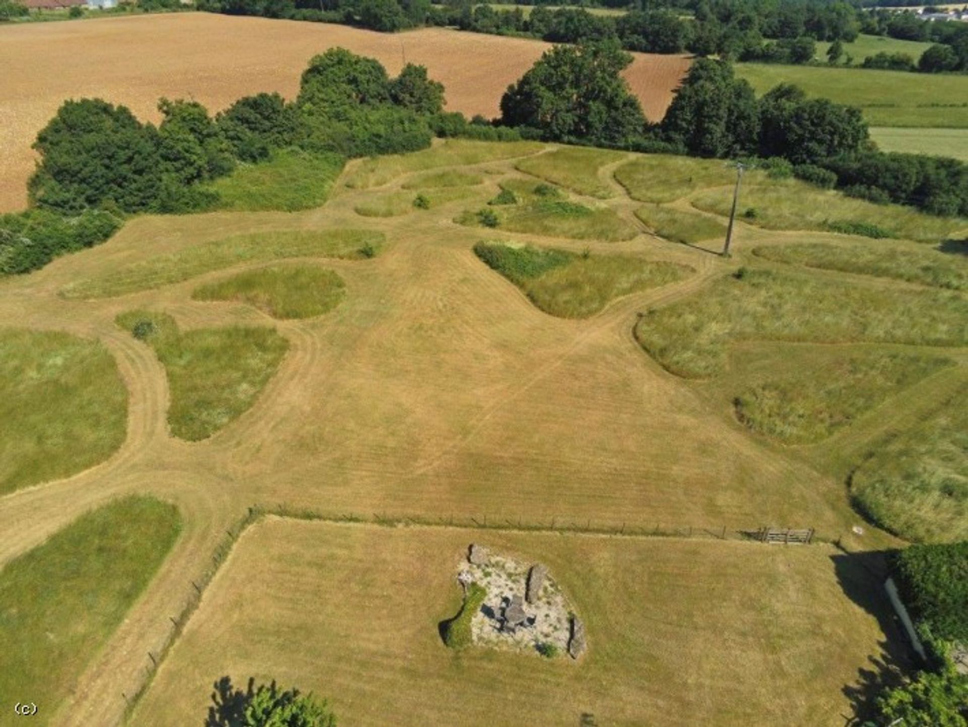 בַּיִת ב Charroux, Nouvelle-Aquitaine 12071289