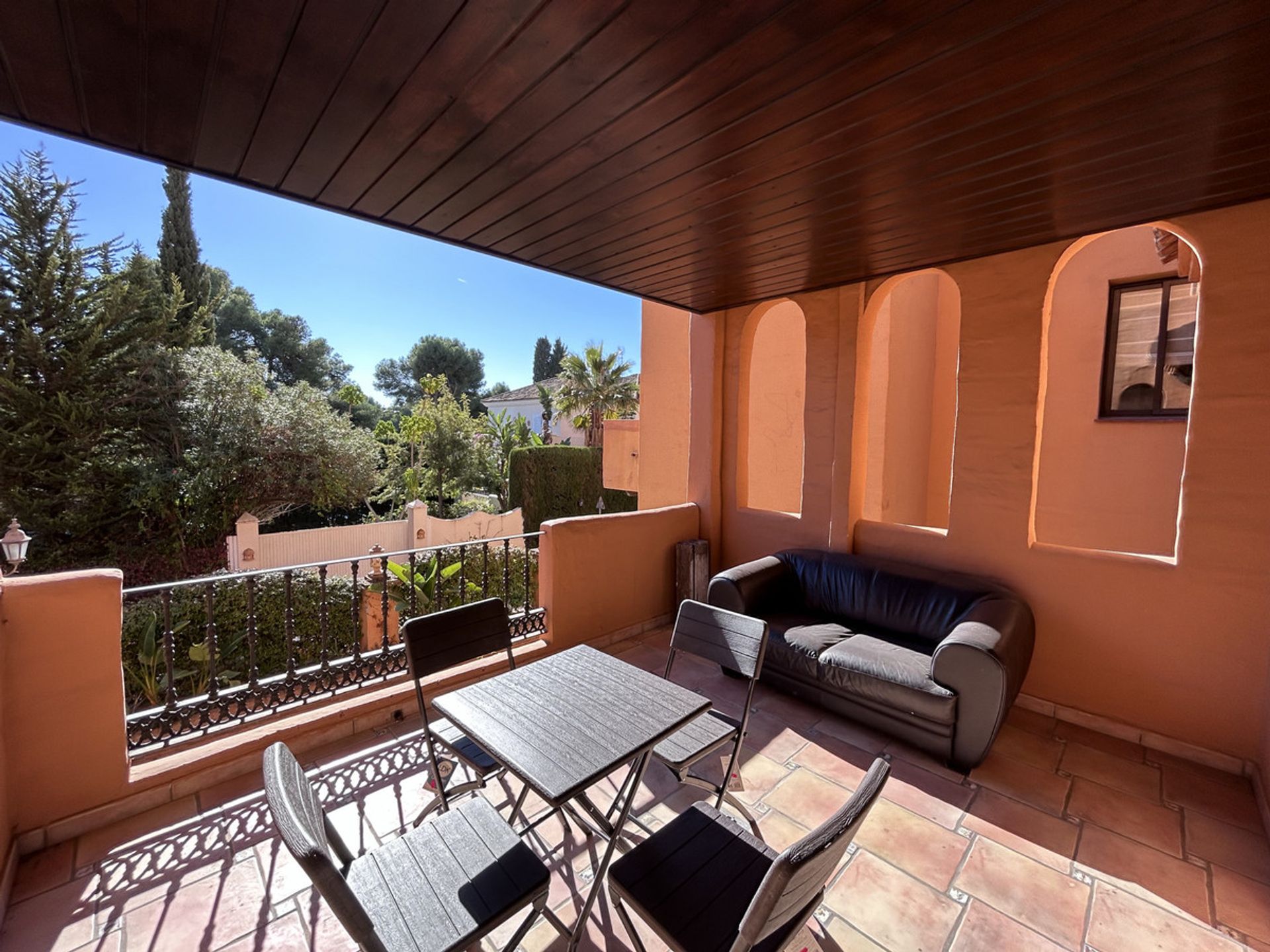 Condominium dans Estepona, Andalousie 12072331