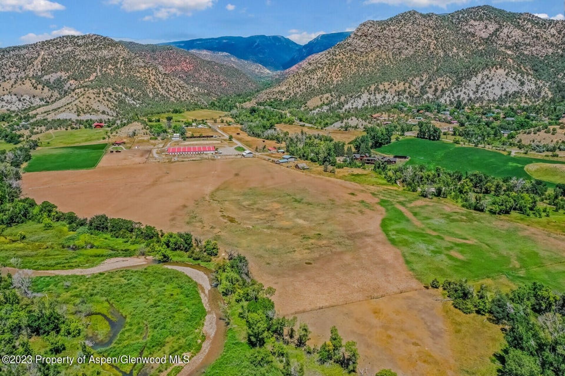 Wylądować w New Castle, Colorado 12072429