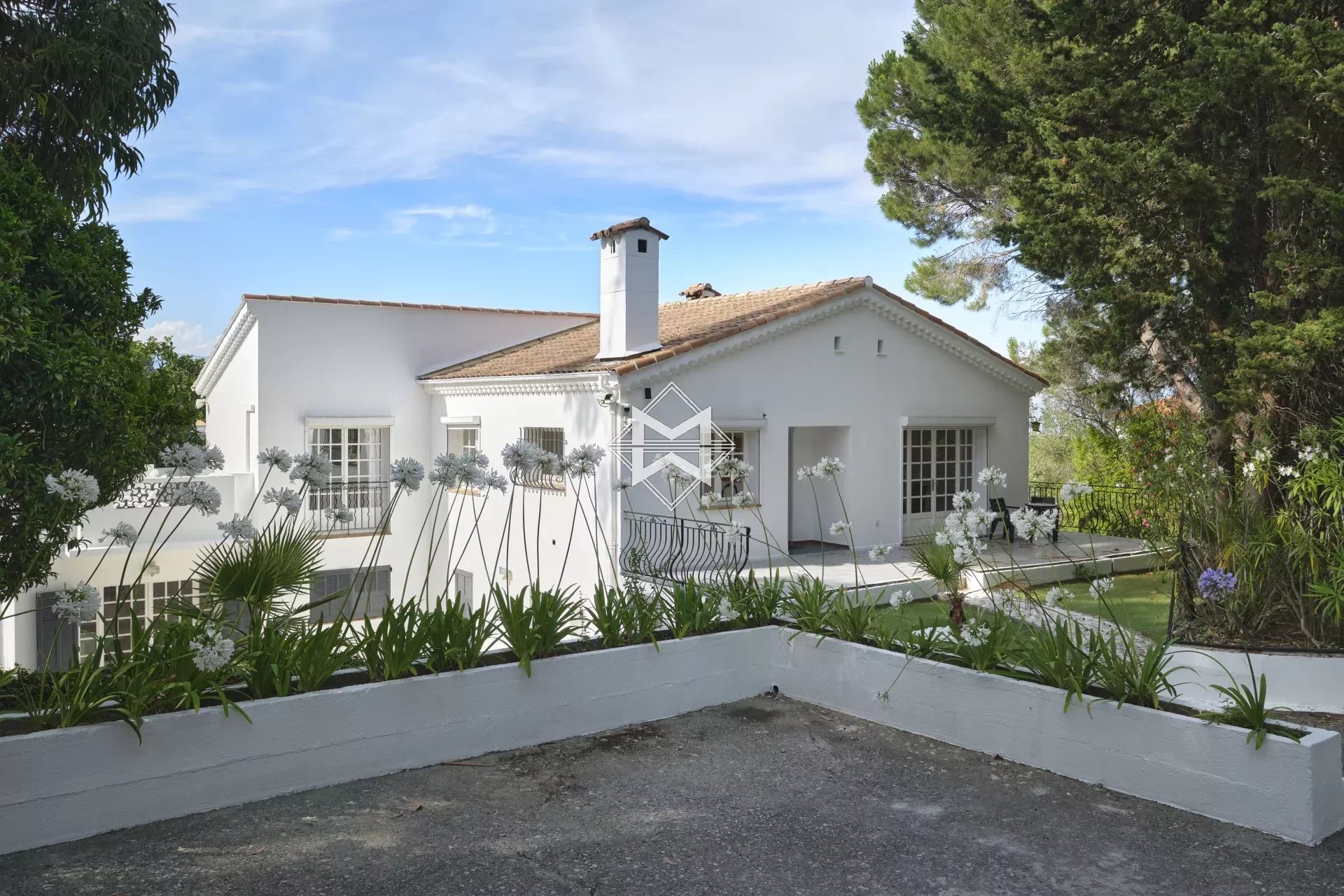 House in Vallauris, Provence-Alpes-Cote d'Azur 12073975