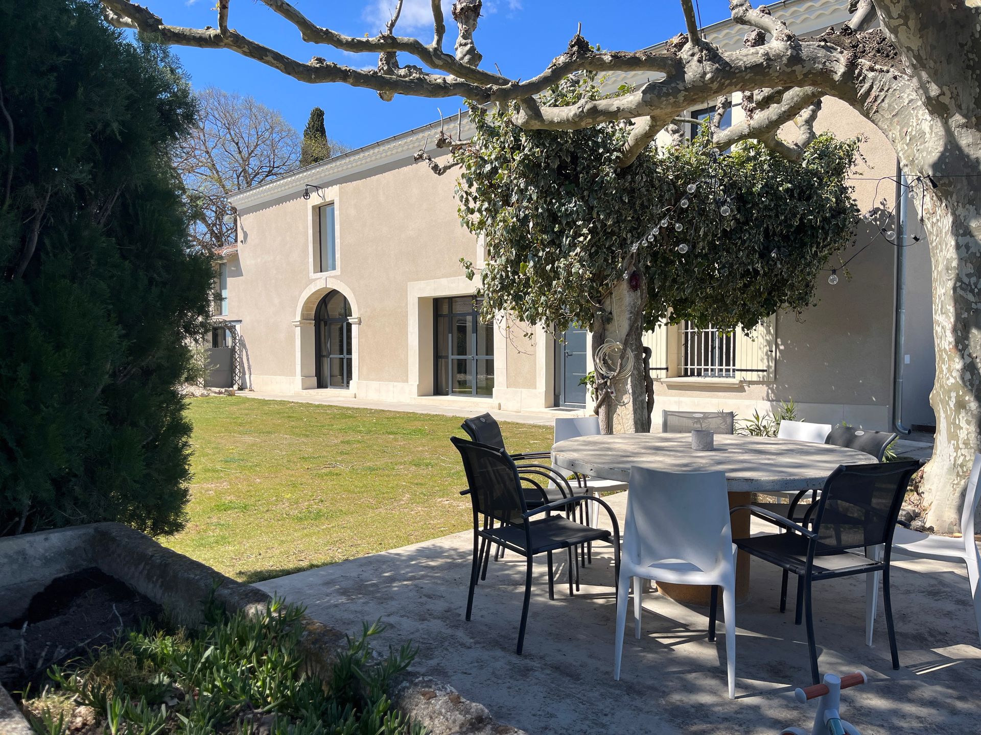 House in Chateaurenard, Provence-Alpes-Cote d'Azur 12075424