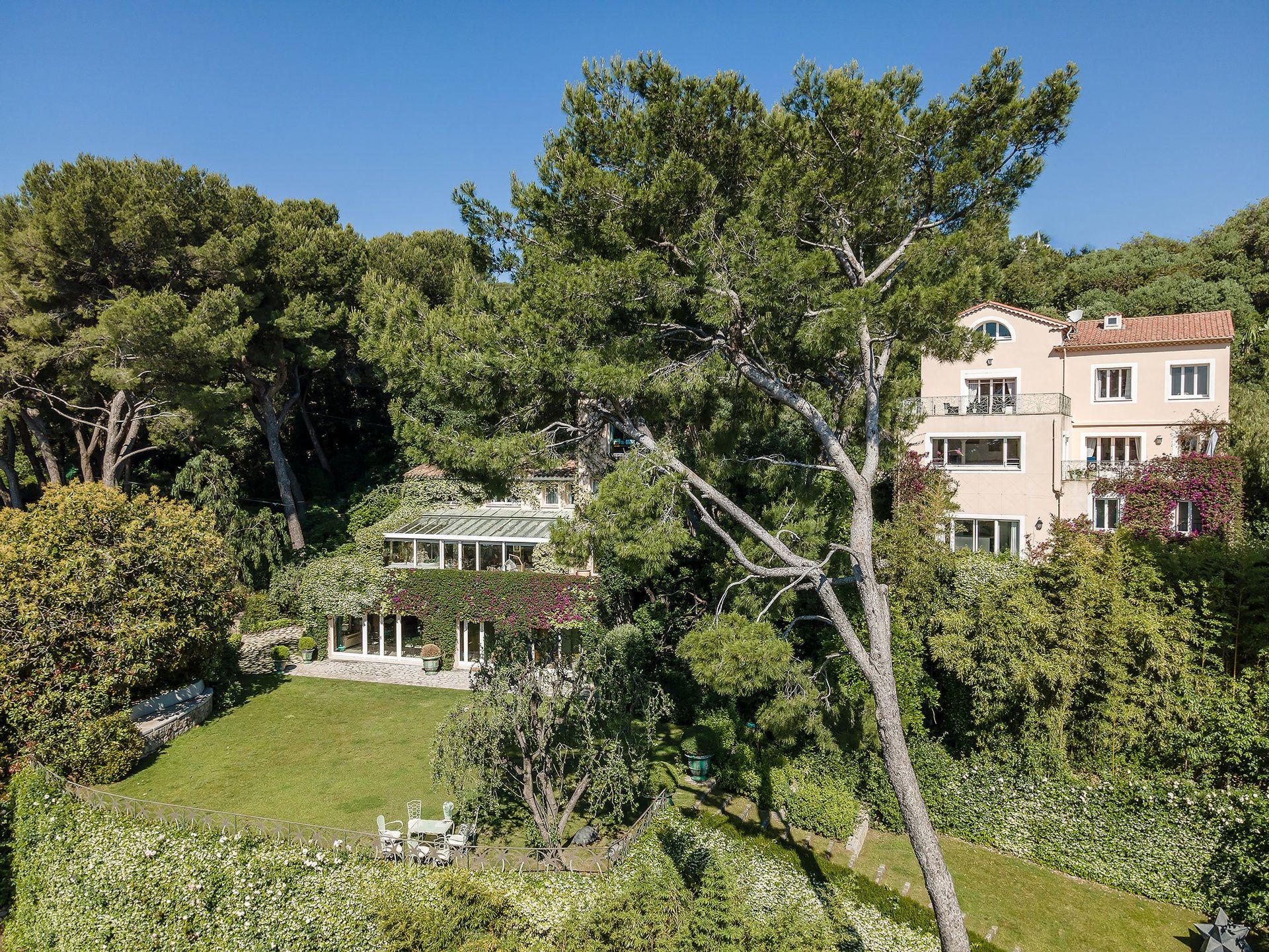 casa en Antibes, Provence-Alpes-Côte d'Azur 12075526