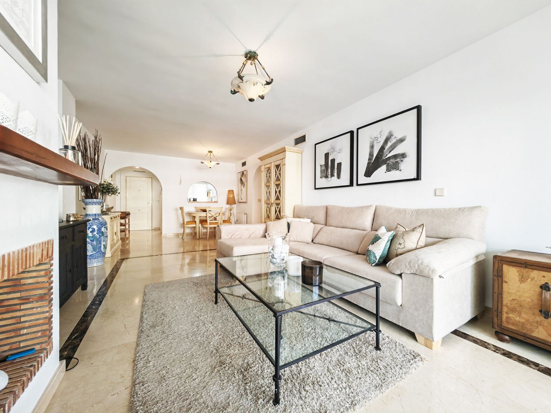 Condominium in Benahavis, Andalusia 12078251