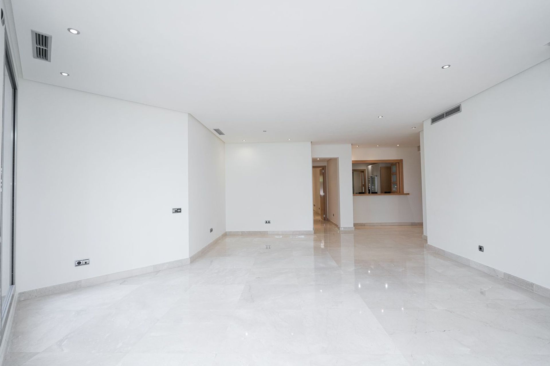 Condominium in Marbella, Andalusia 12082977