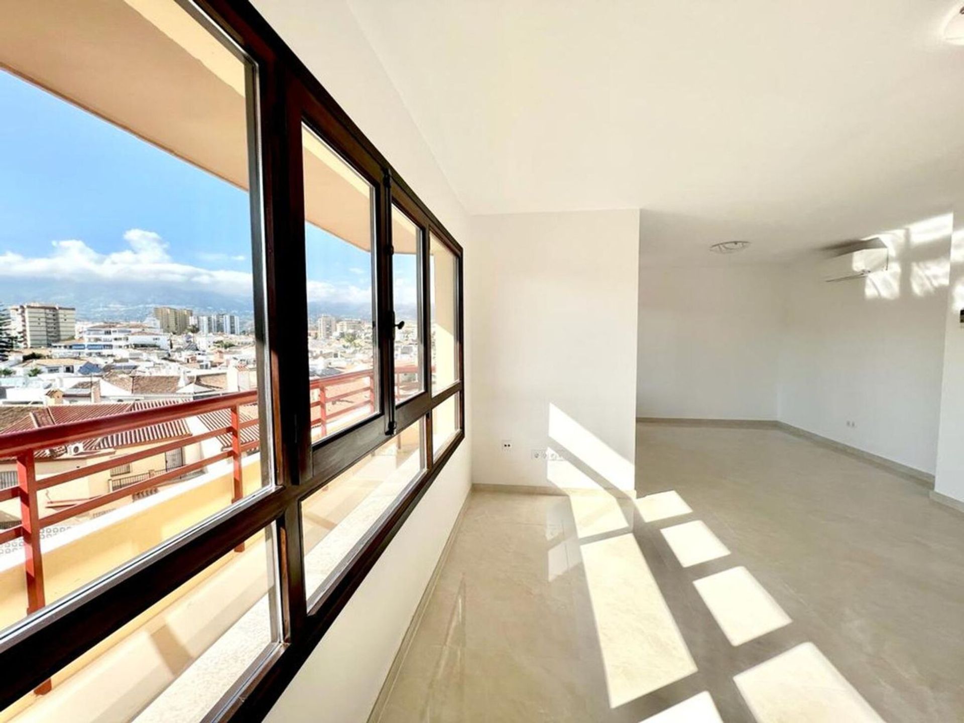 Condominio nel Fuengirola, Andalucía 12083060