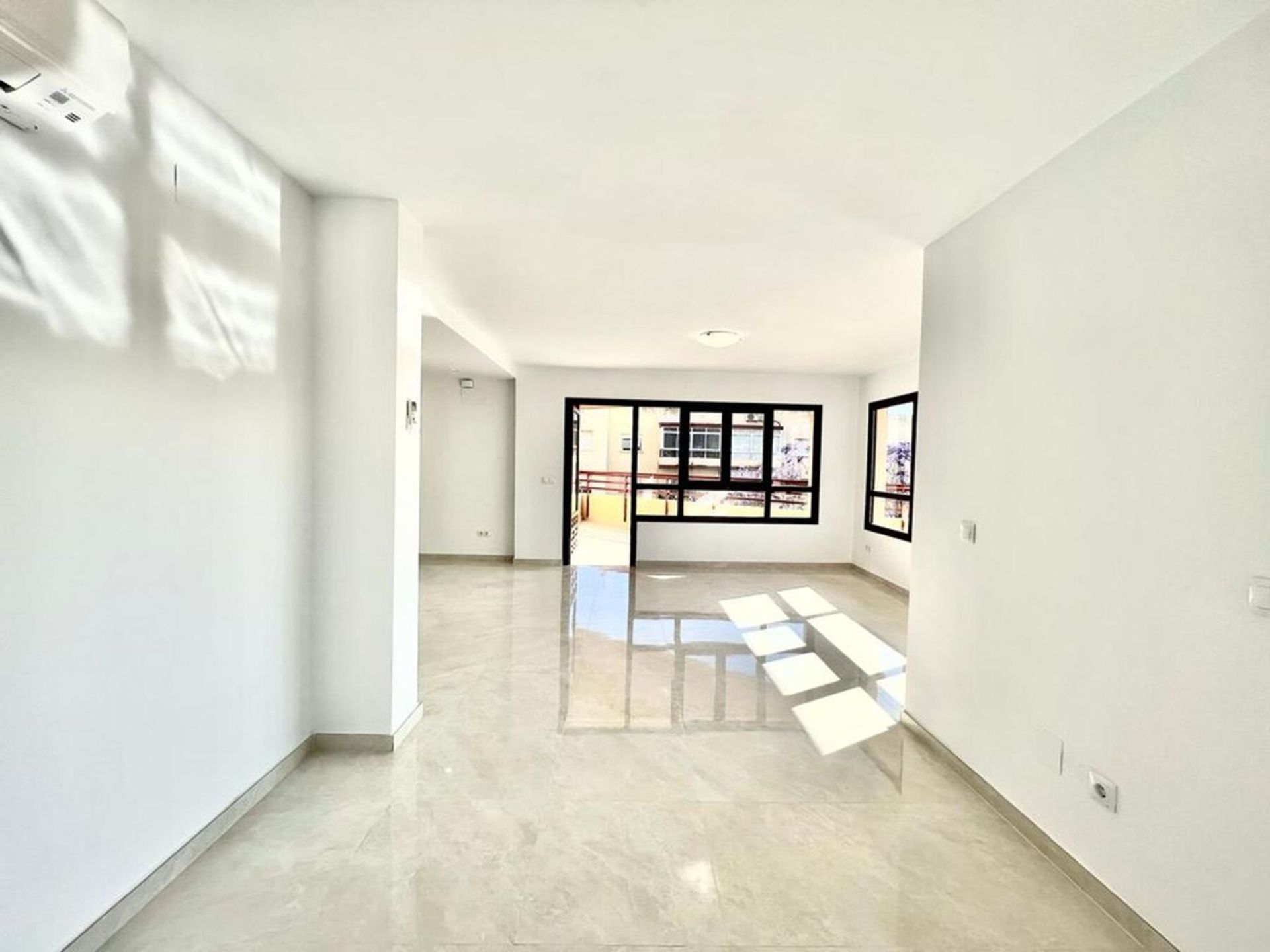 Condominio nel Fuengirola, Andalucía 12083060