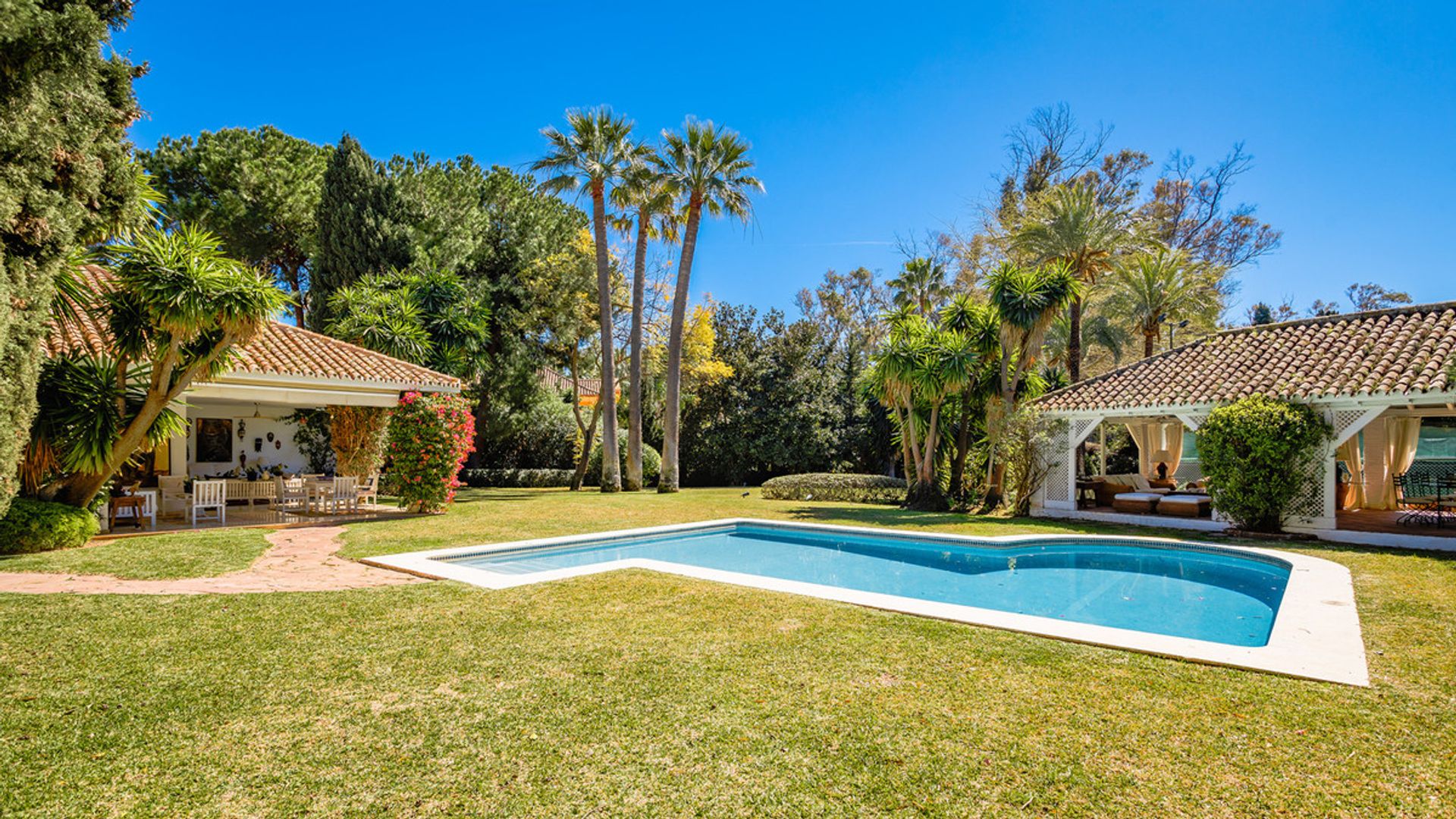 House in , Andalucía 12083300