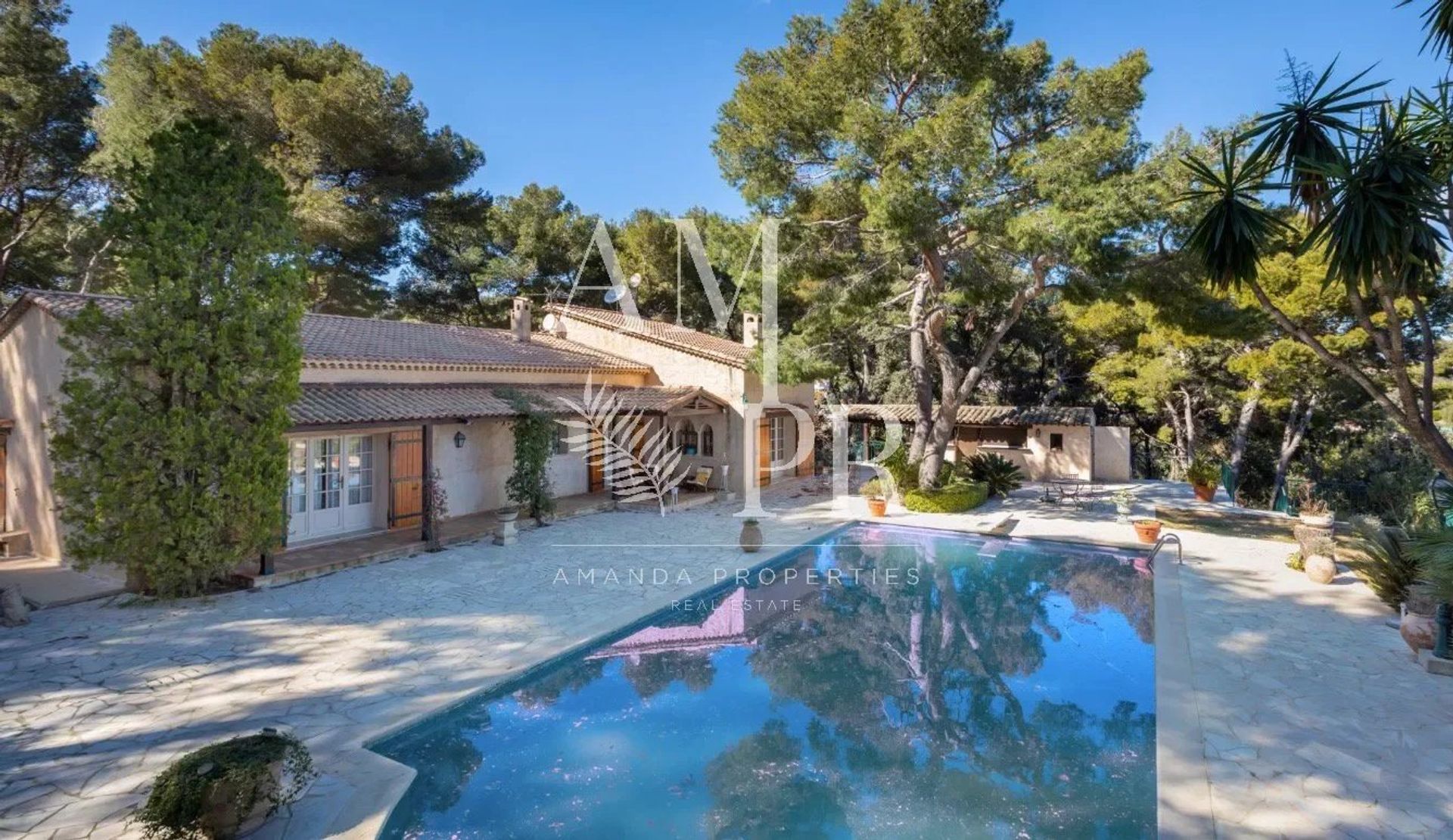 Huis in Vallauris, Provence-Alpes-Côte d'Azur 12084213