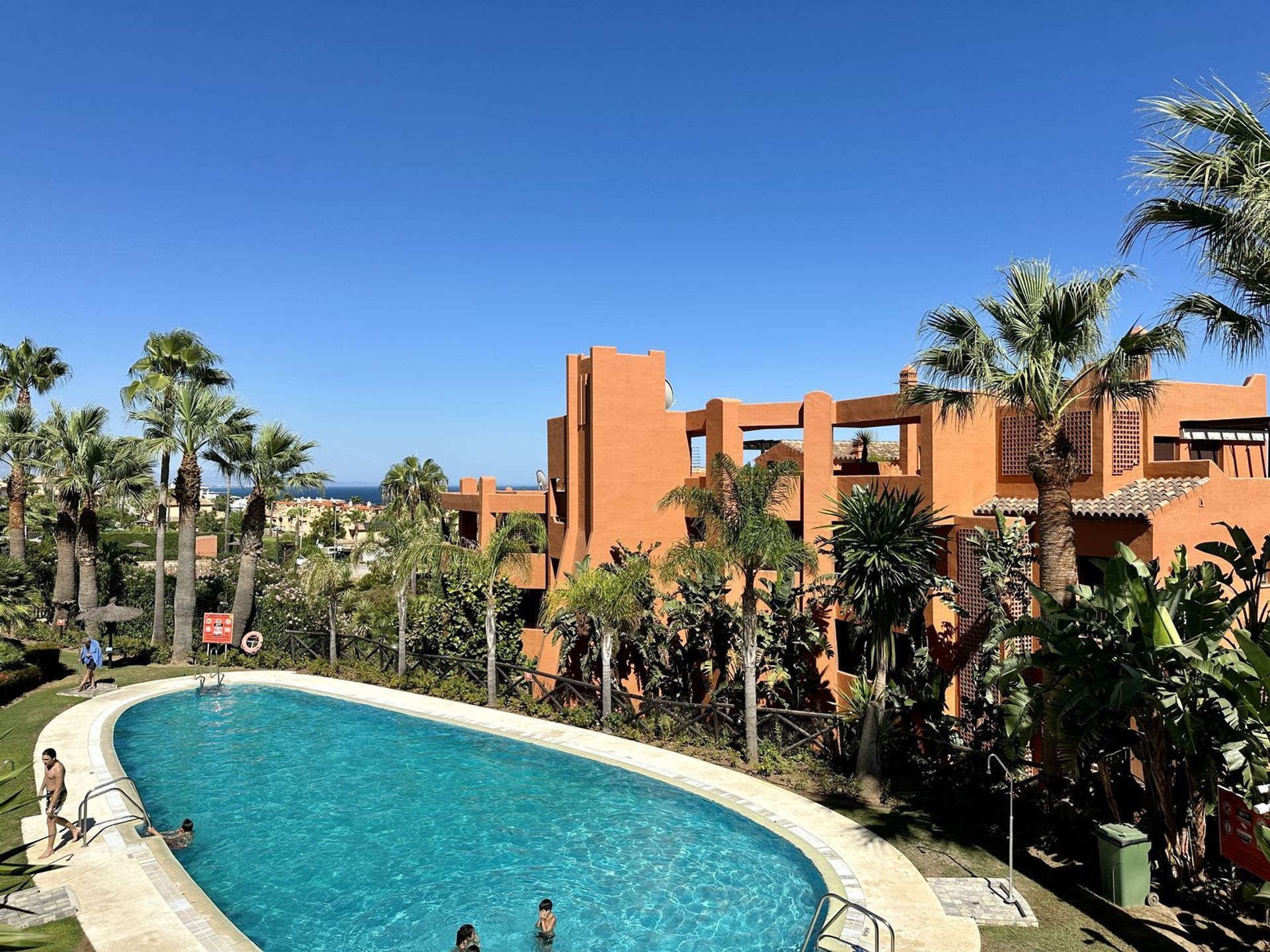 Condominium in Estepona, Andalusië 12085206