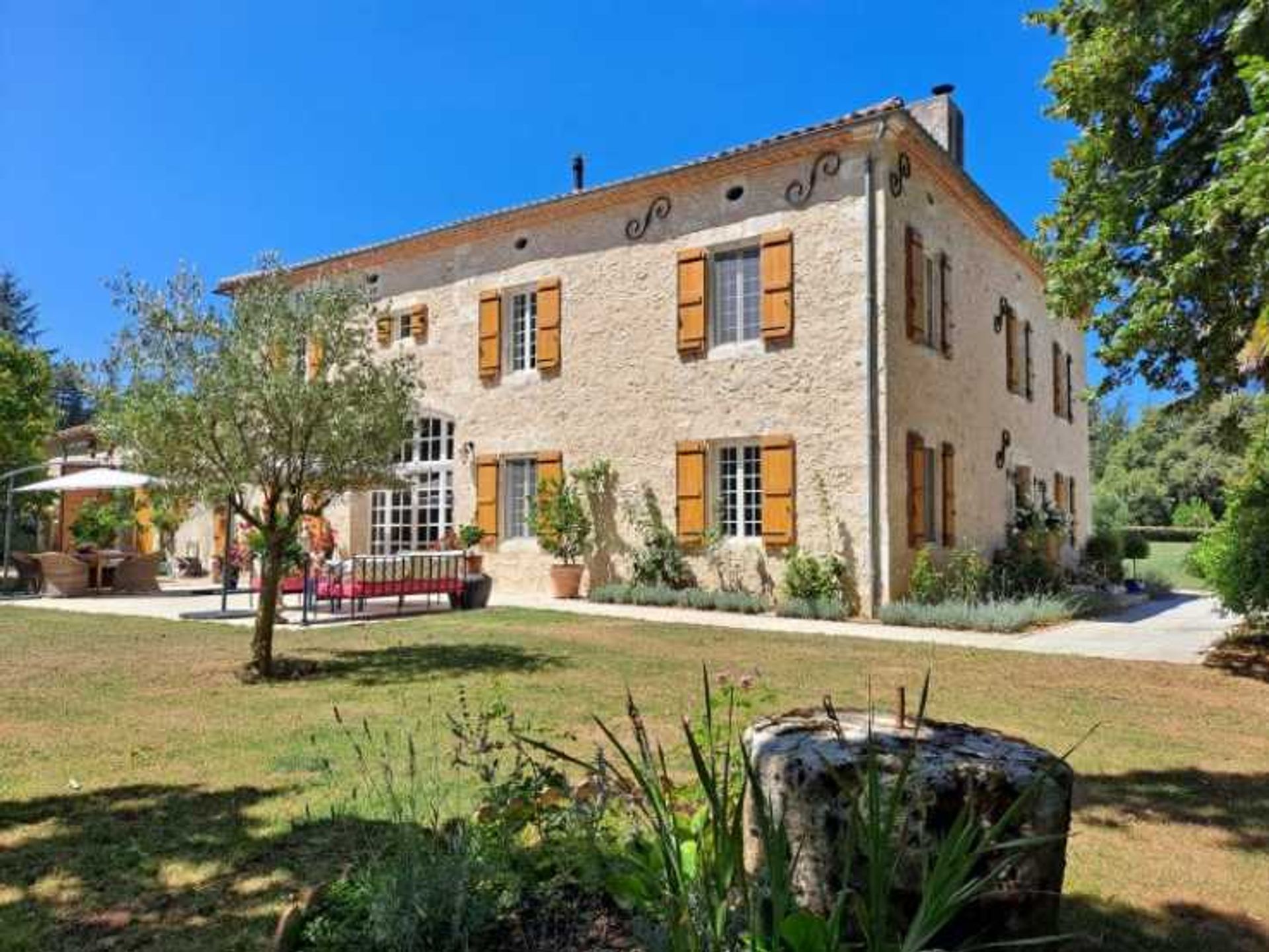 House in Condom, Occitanie 12085766