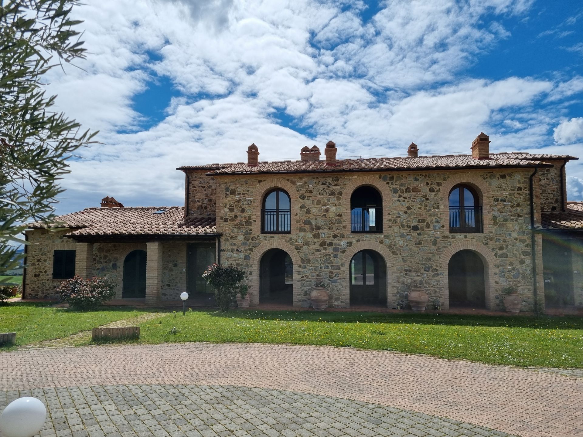 عمارات في Volterra, Tuscany 12085989