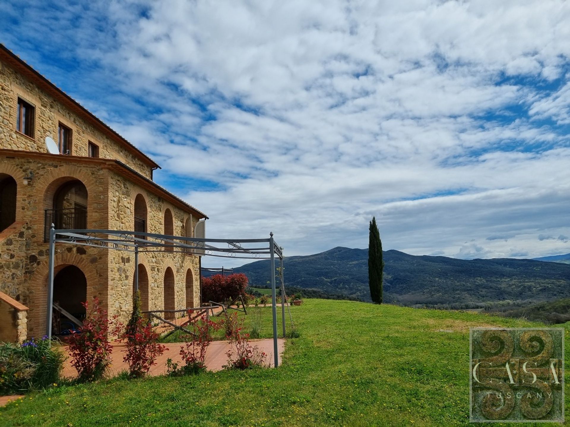 सम्मिलित में Volterra, Tuscany 12085989