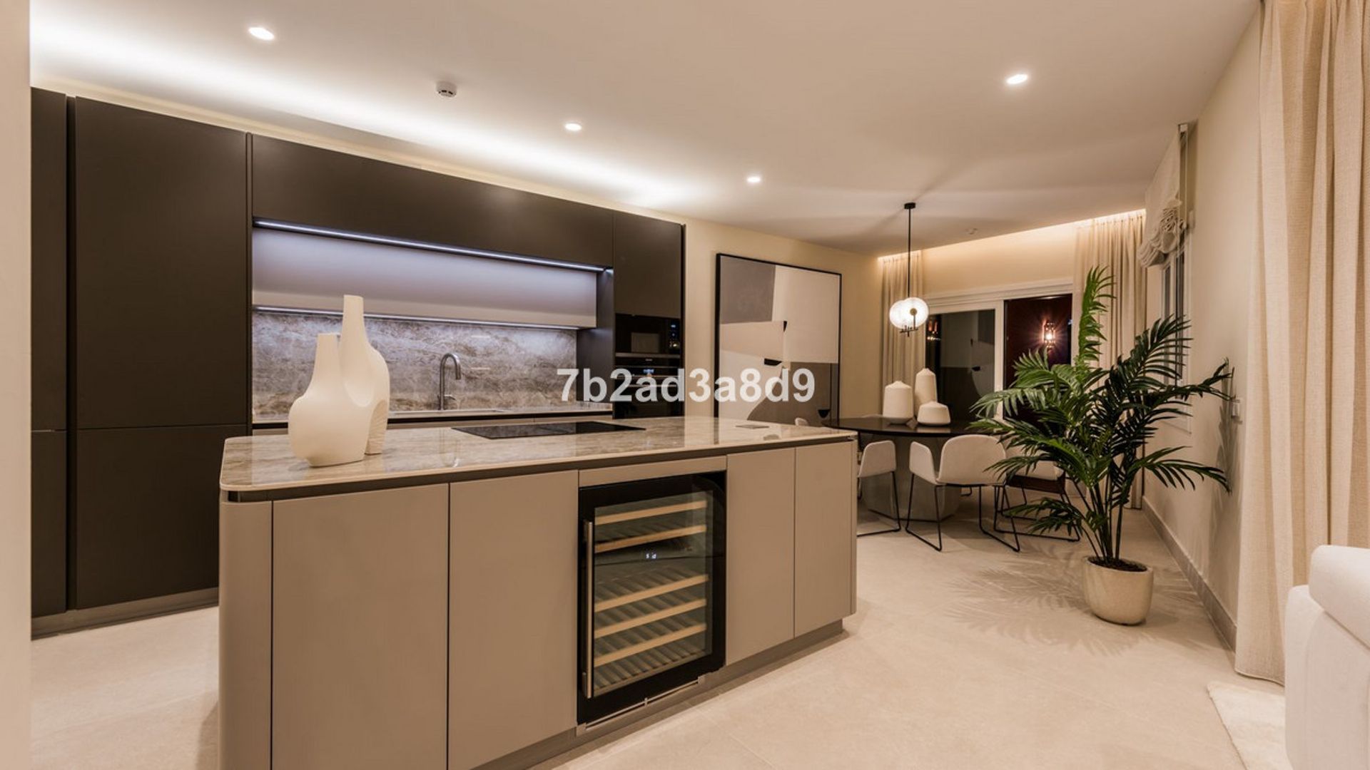 Condominium in Marbella, Andalucía 12087876