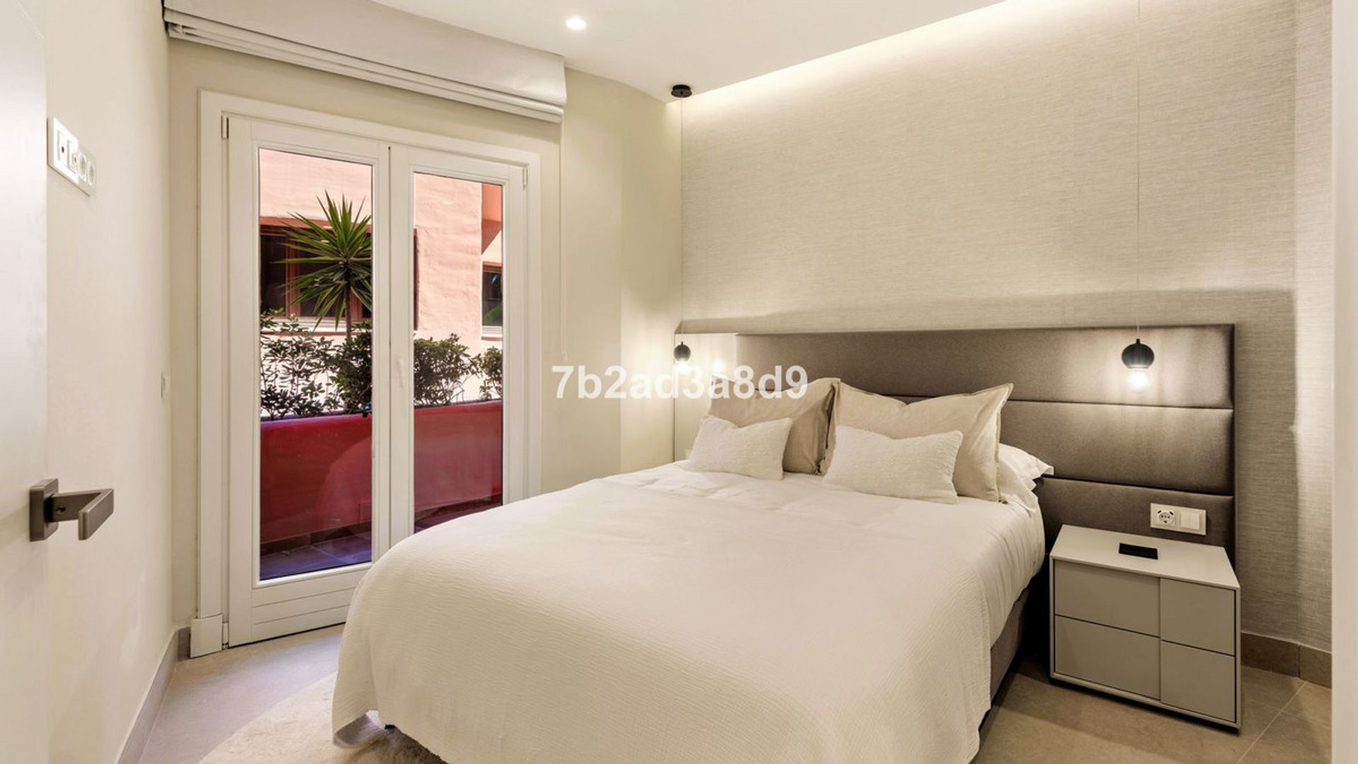 Condominium in Marbella, Andalucía 12087876