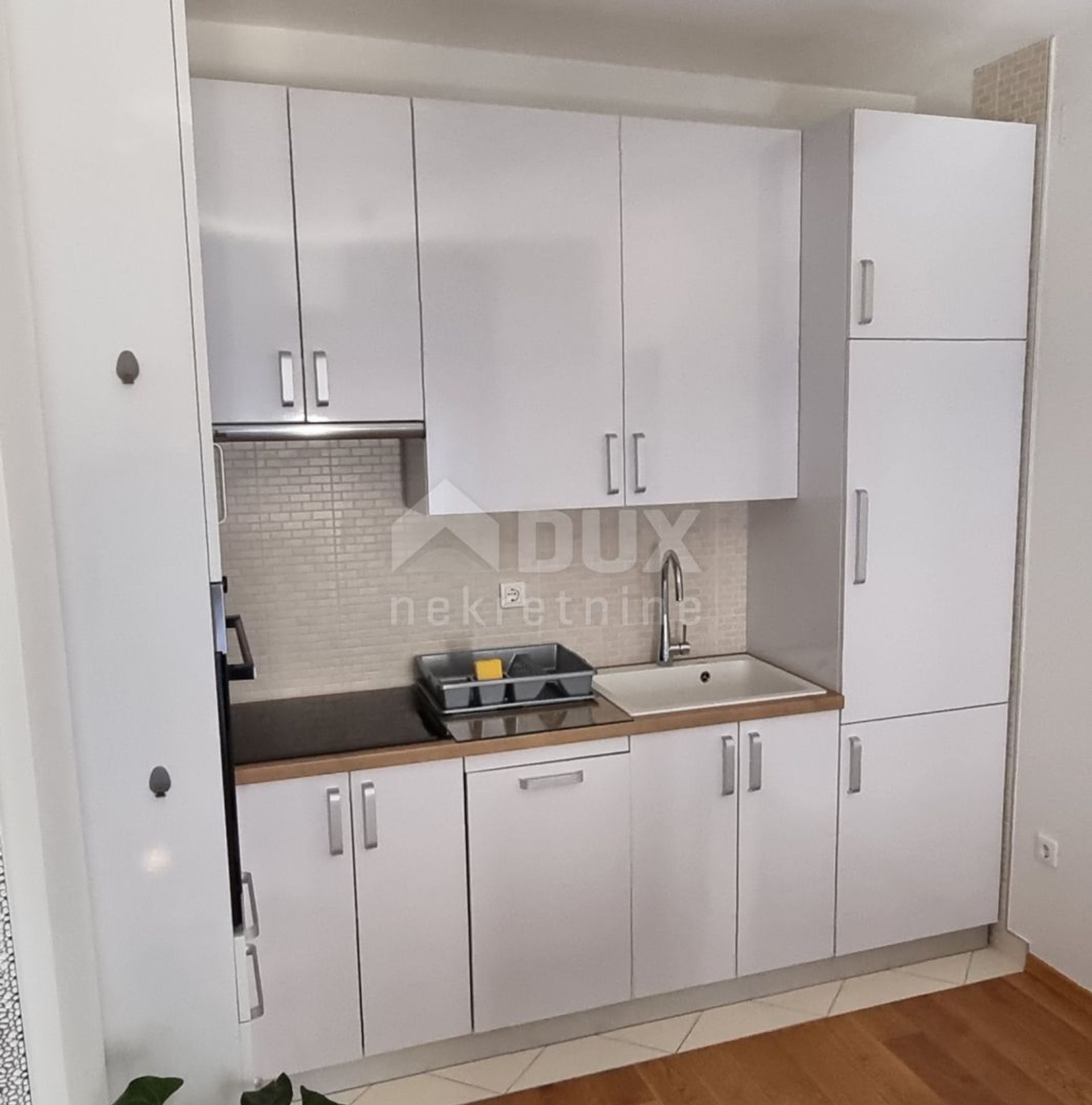 Condominio en Crikvenica, Primorsko-Goranska Županija 12088677