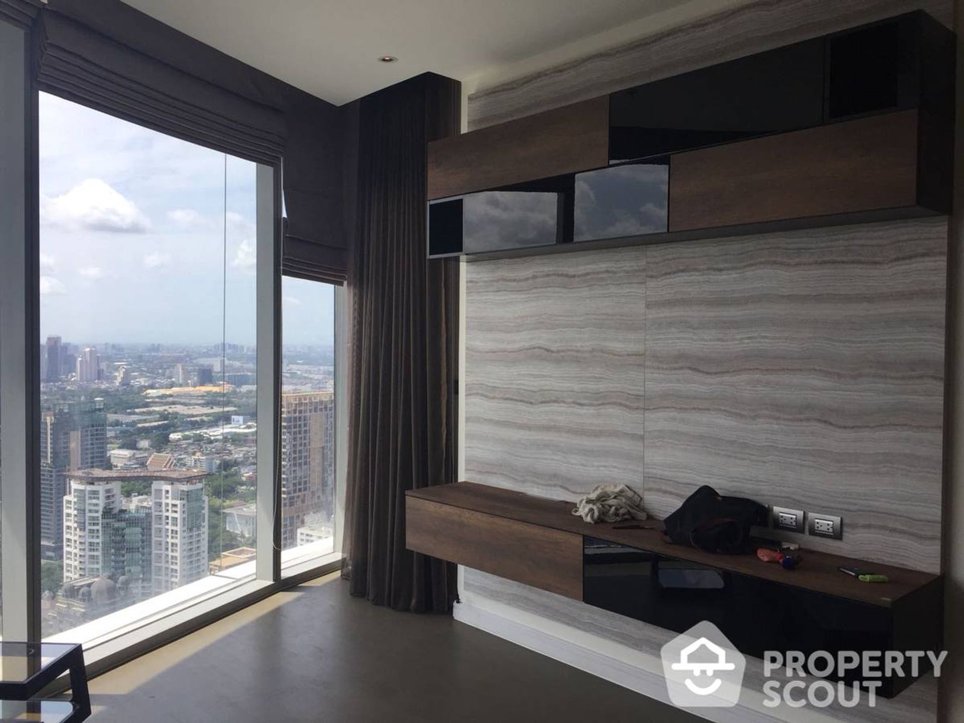 Condominium in Pathum Wan, Krung Thep Maha Nakhon 12088959