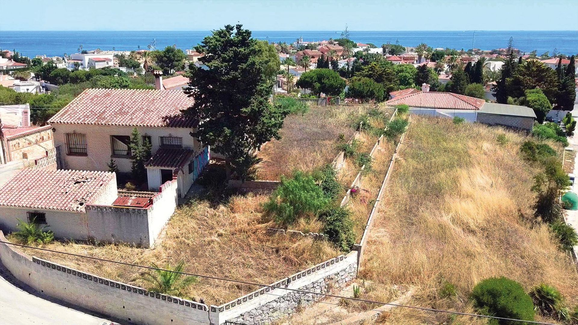 Tanah di Fuengirola, Andalusia 12090334