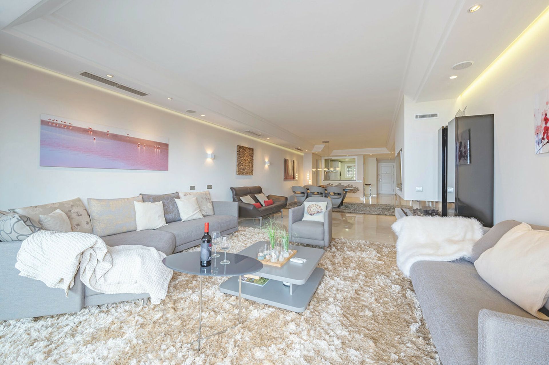 Condominium in Marbella, Andalusië 12090535