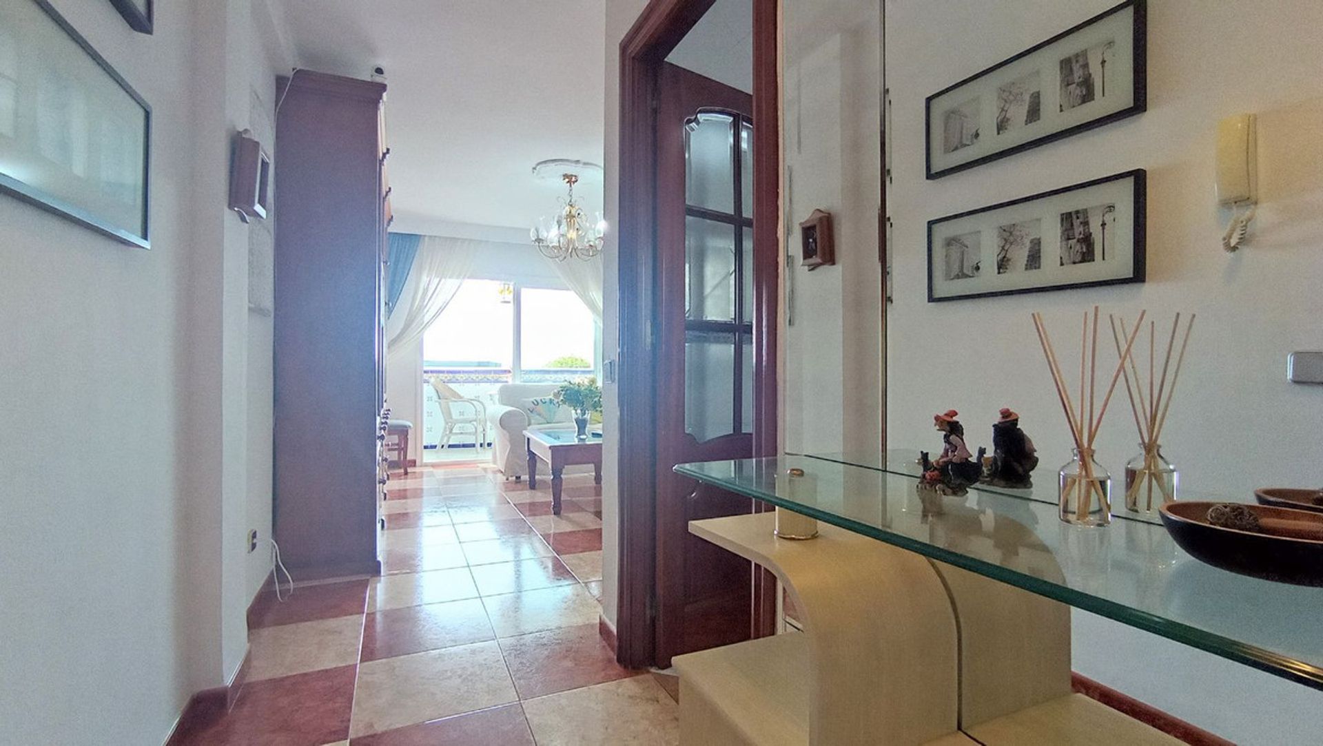 Condominium in Marbella, Andalucía 12090585