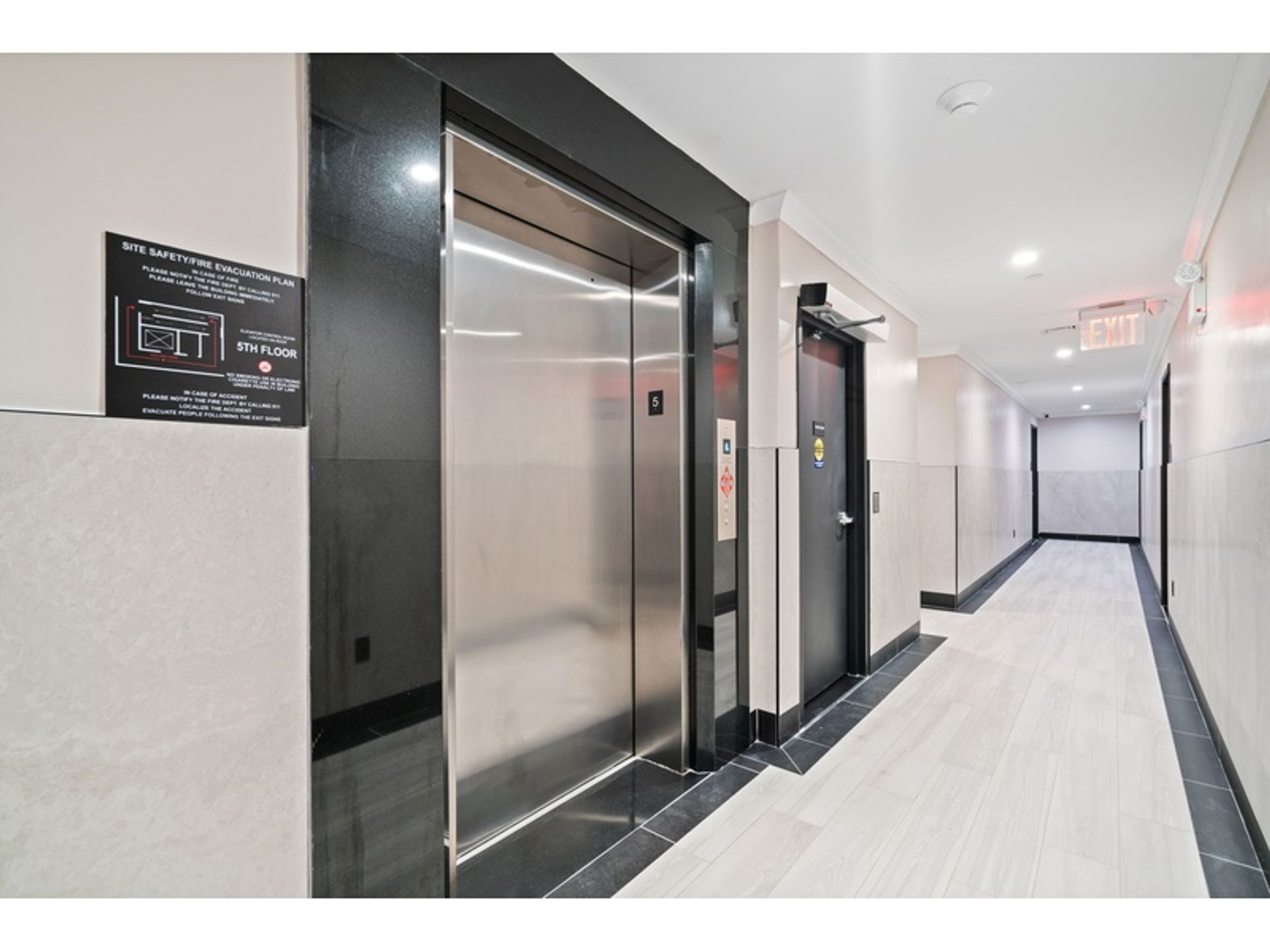 Condominio en , New York 12091382