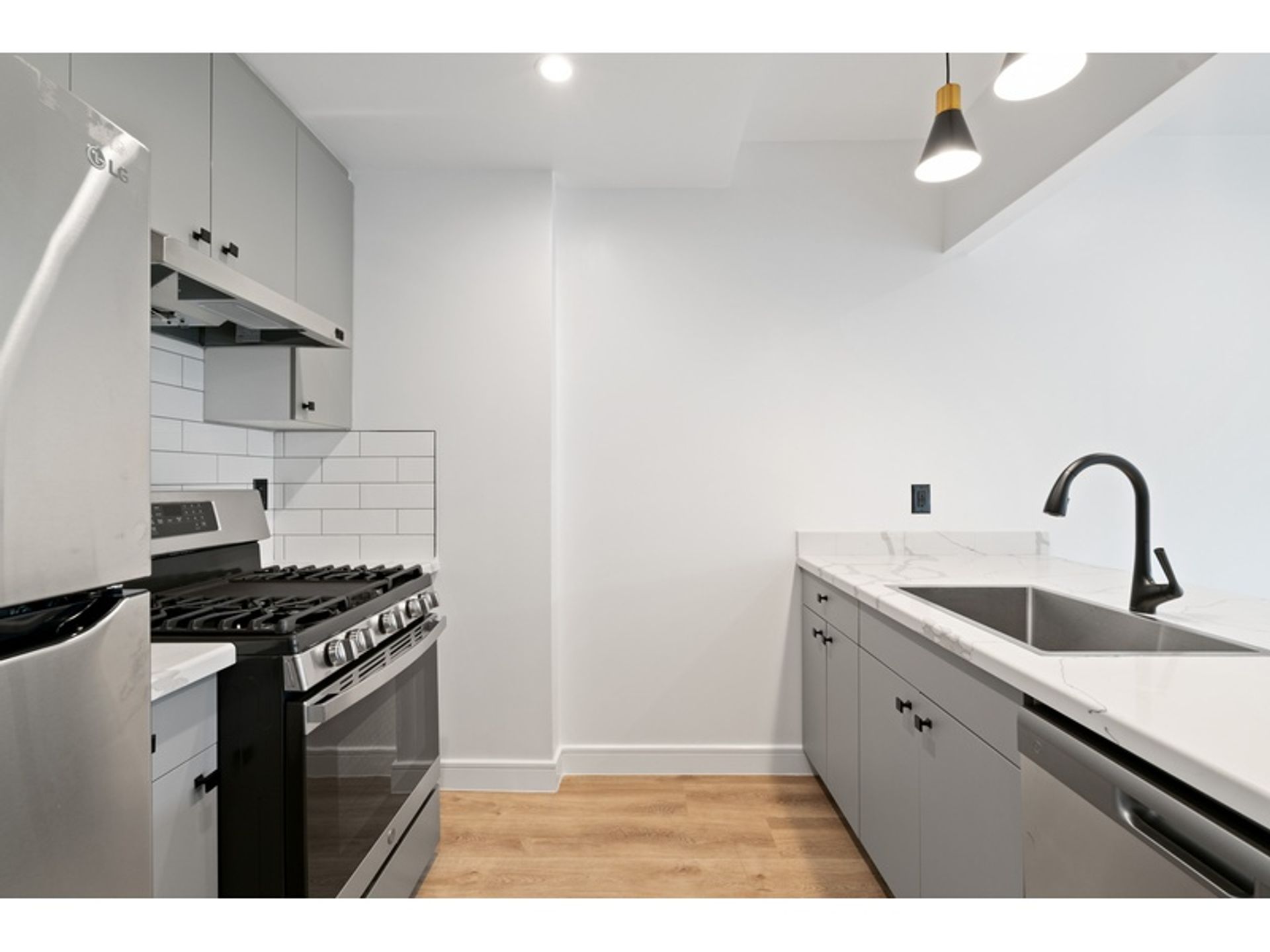 Condominio en , New York 12091382