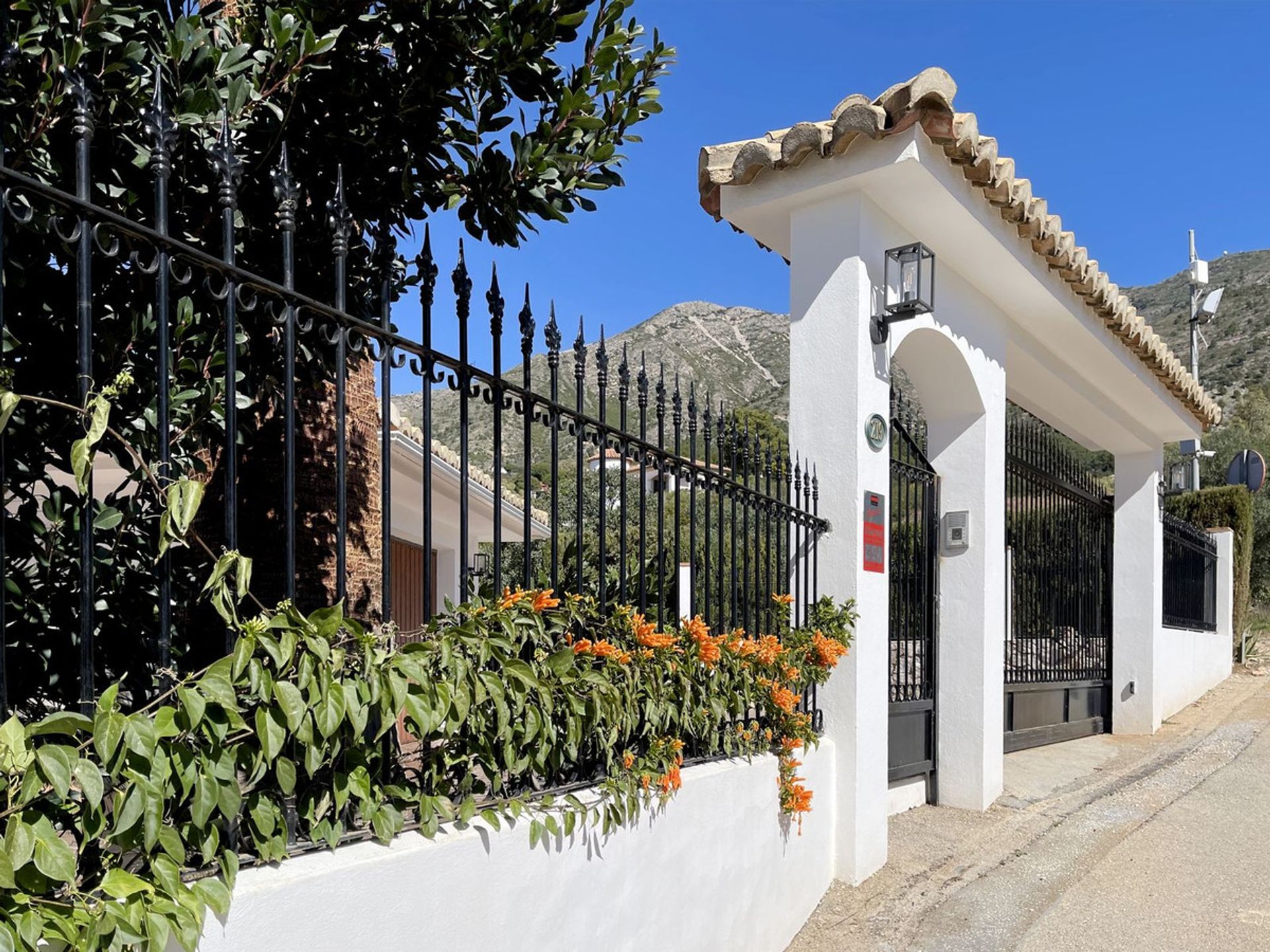 House in Alhaurin el Grande, Andalusia 12093607