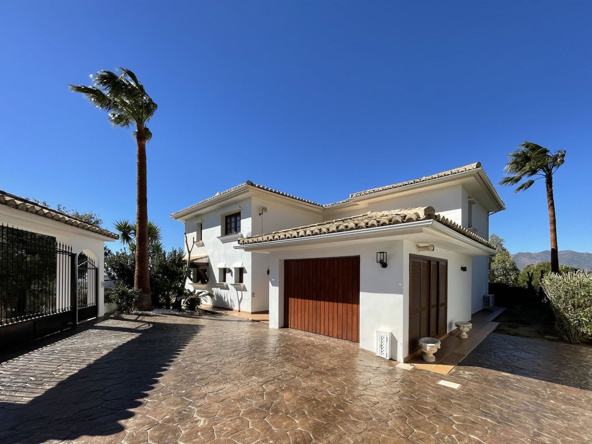 House in Alhaurin el Grande, Andalusia 12093607