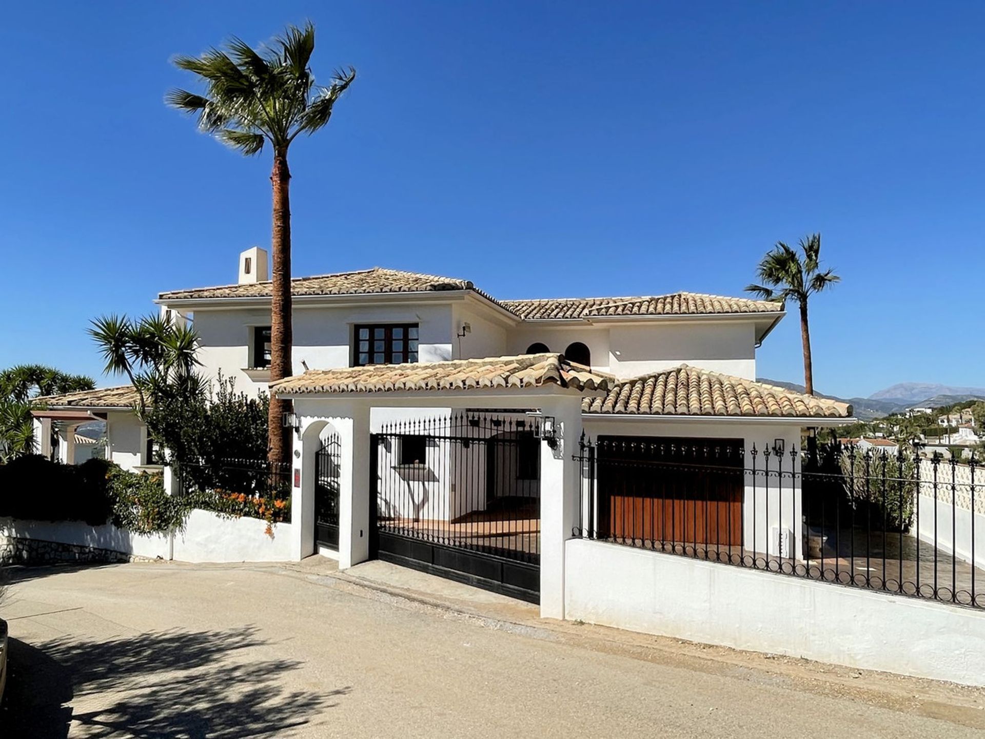 House in Alhaurin el Grande, Andalusia 12093607