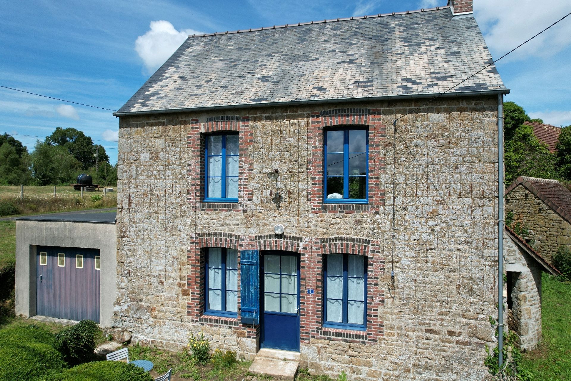 Talo sisään Écouché-les-Vallées, Normandy 12094208