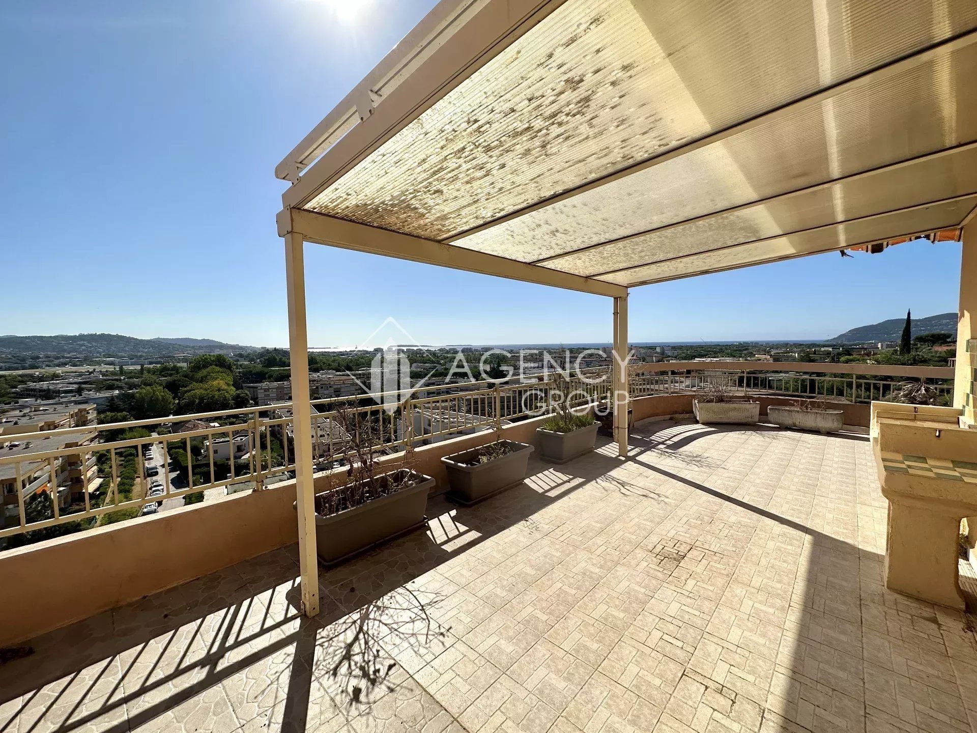 קוֹנדוֹמִינִיוֹן ב Mandelieu-La Napoule, Provence-Alpes-Côte d'Azur 12095498