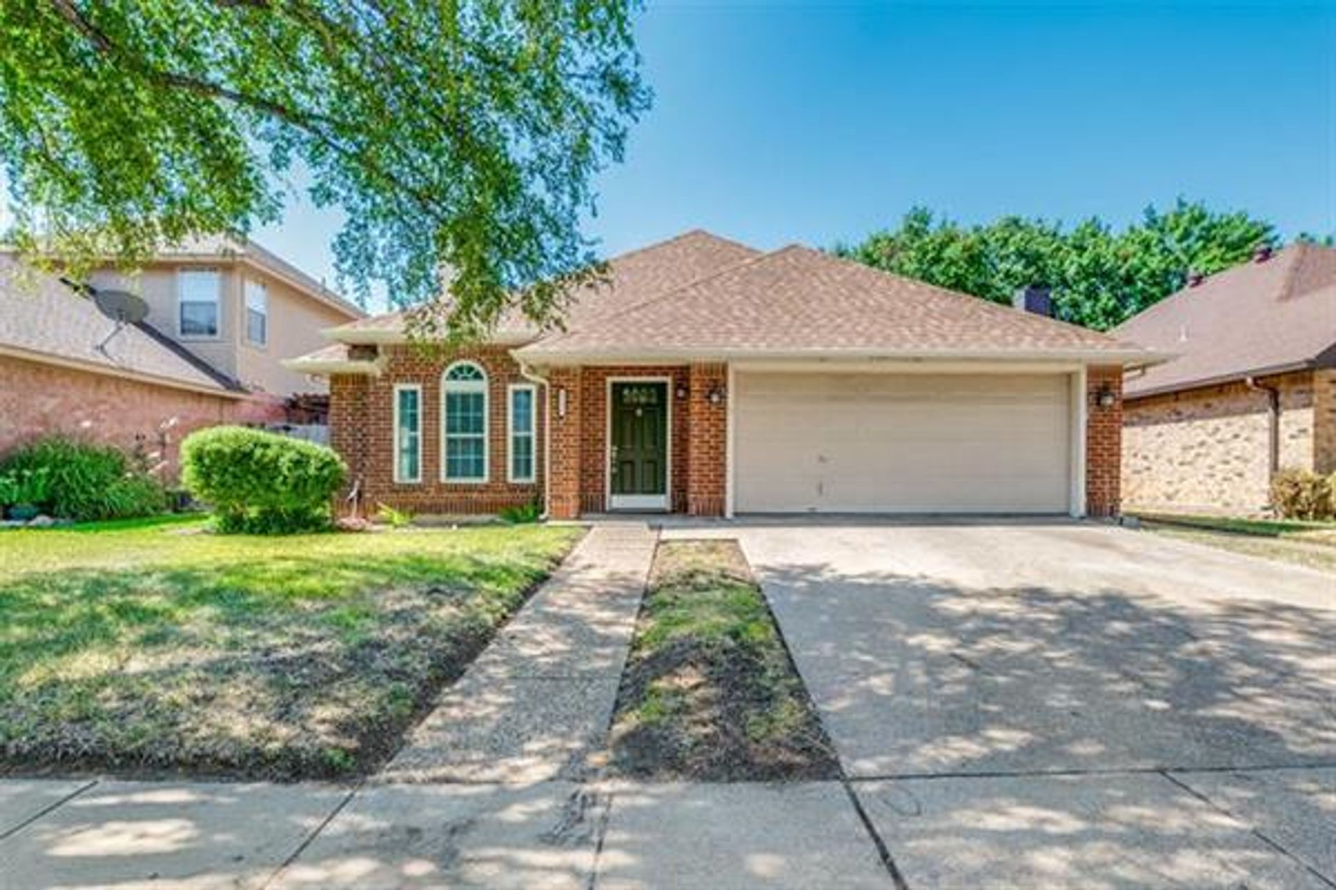 House in Hurst, Texas 12099880