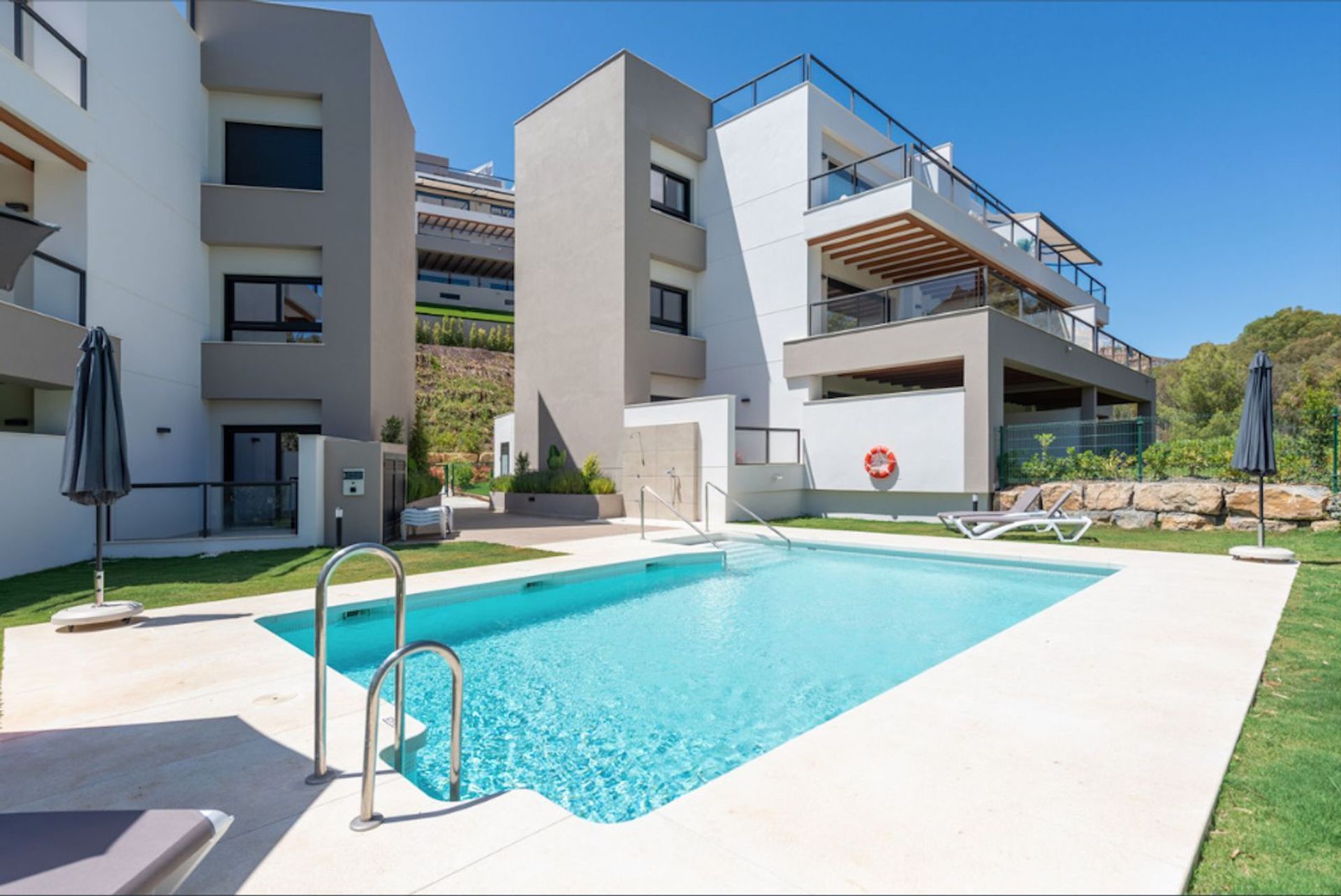 Condominium in La Puebla de Cazalla, Andalucía 12102801