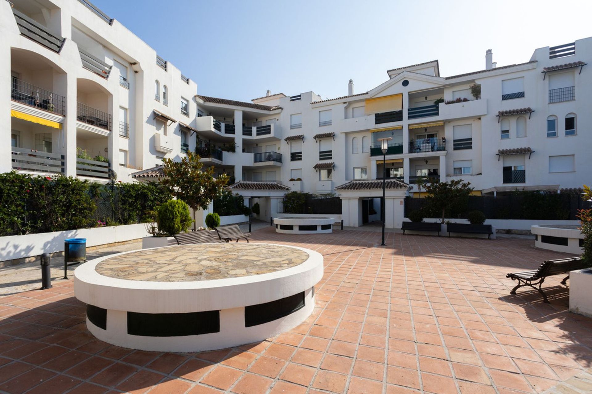 Condominium in San Pedro de Alcántara, Andalusia 12103960