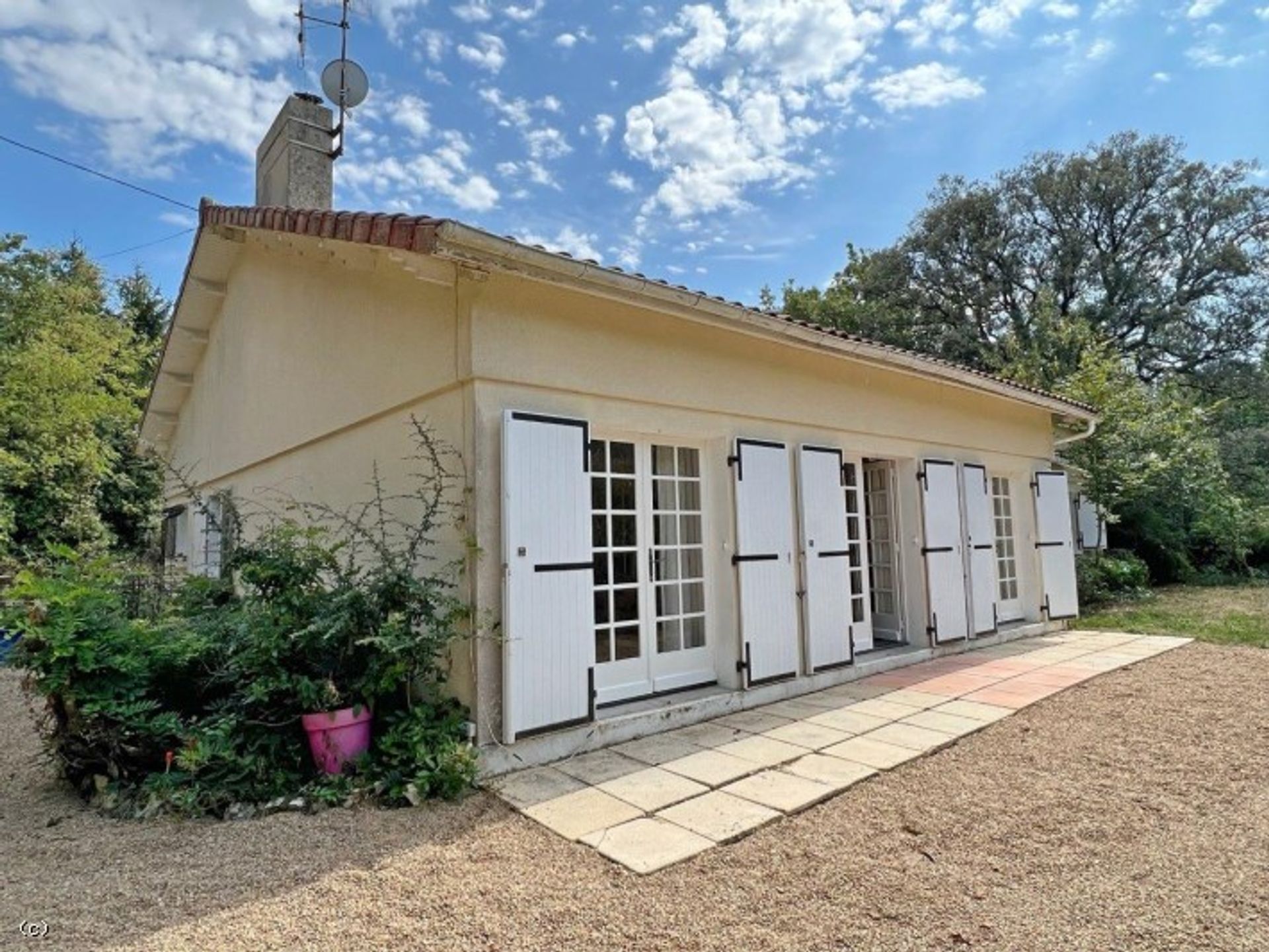 House in Ruffec, Nouvelle-Aquitaine 12106444