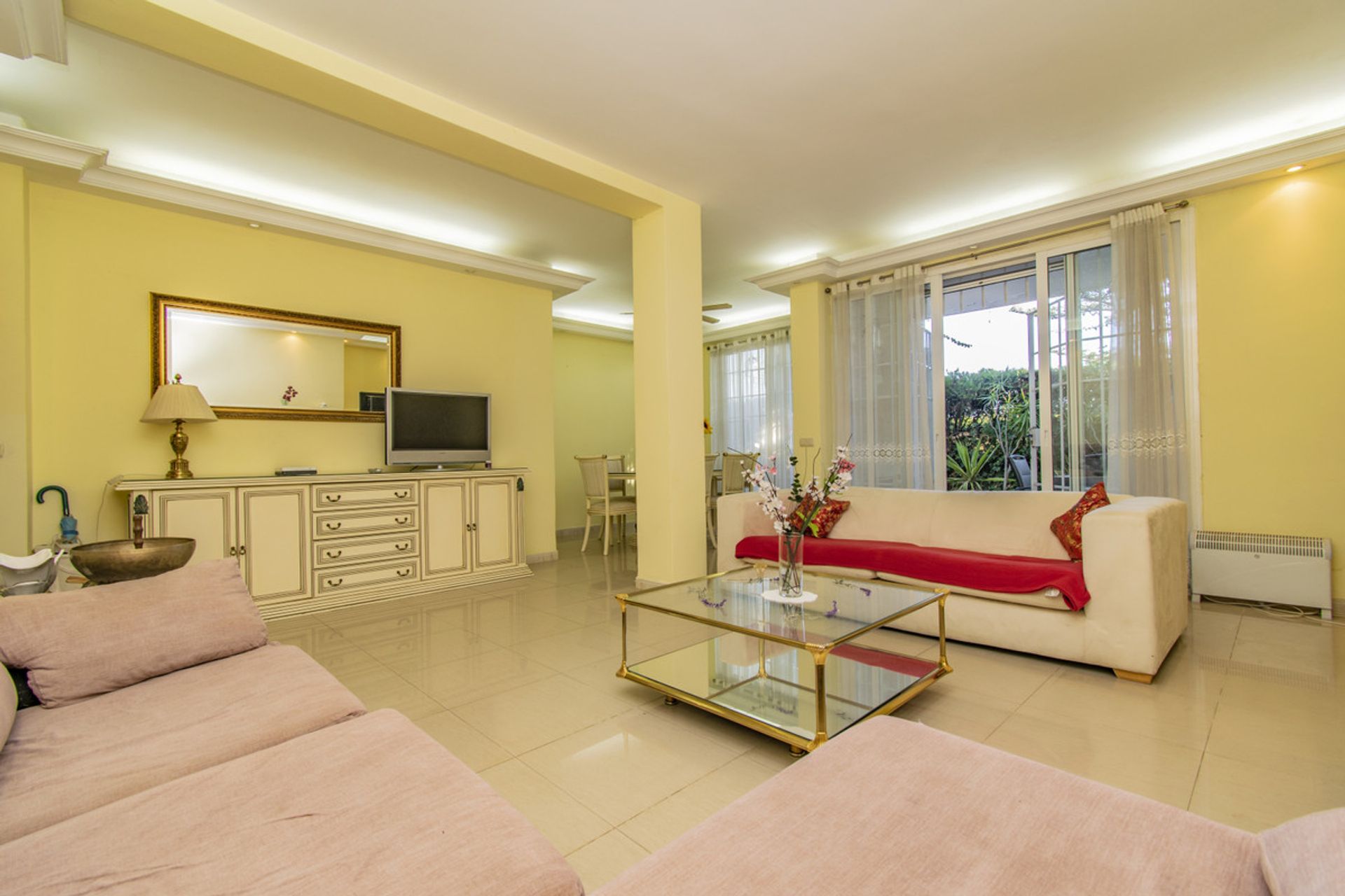 Condominium in Marbella, Andalusia 12107161