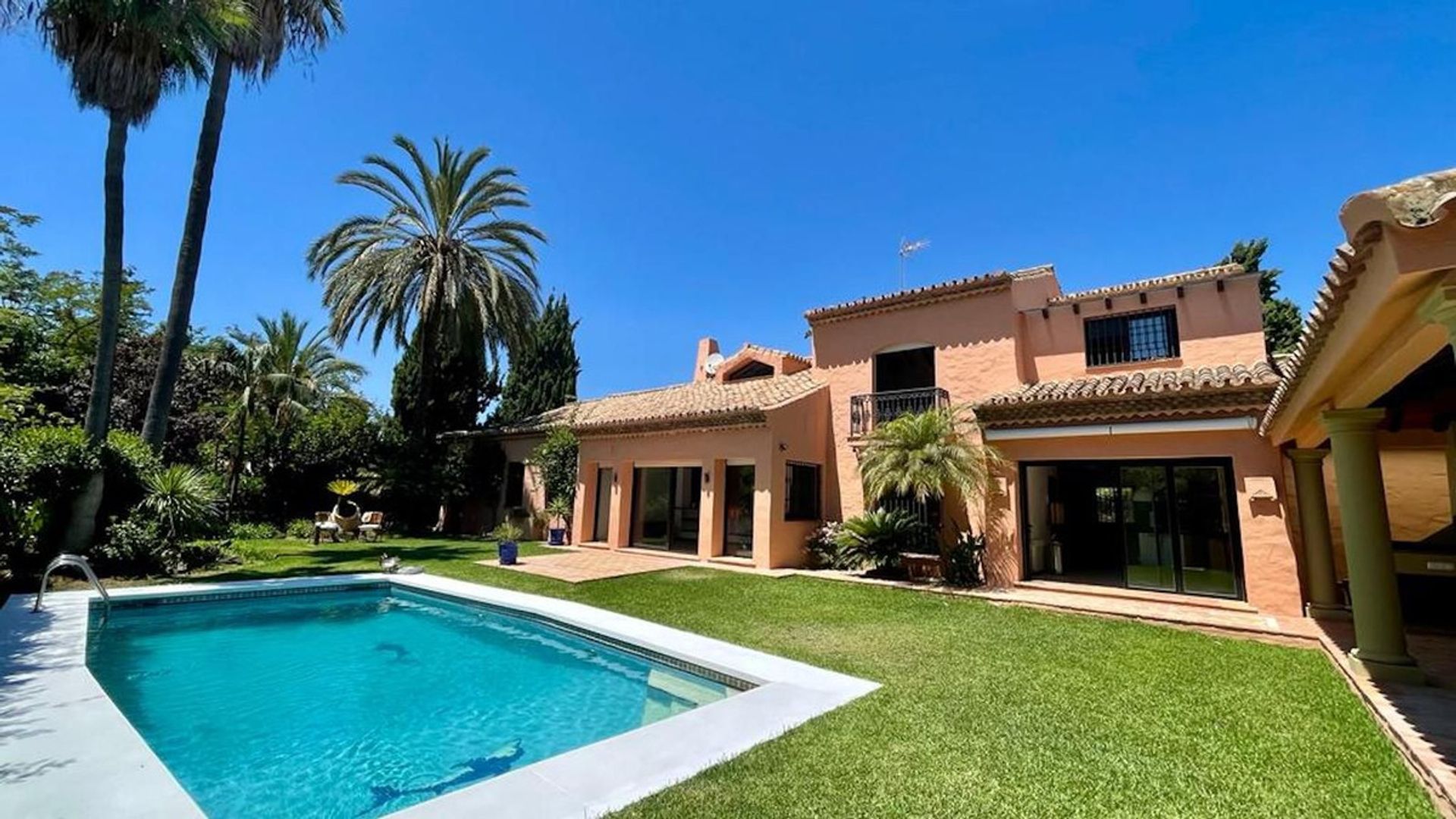 House in Marbella, Andalucía 12107234