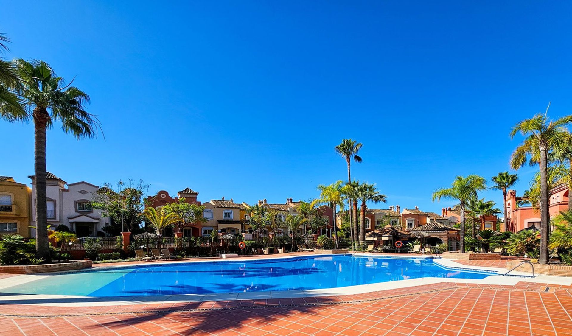 Condominium in Marbella, Andalusia 12107323