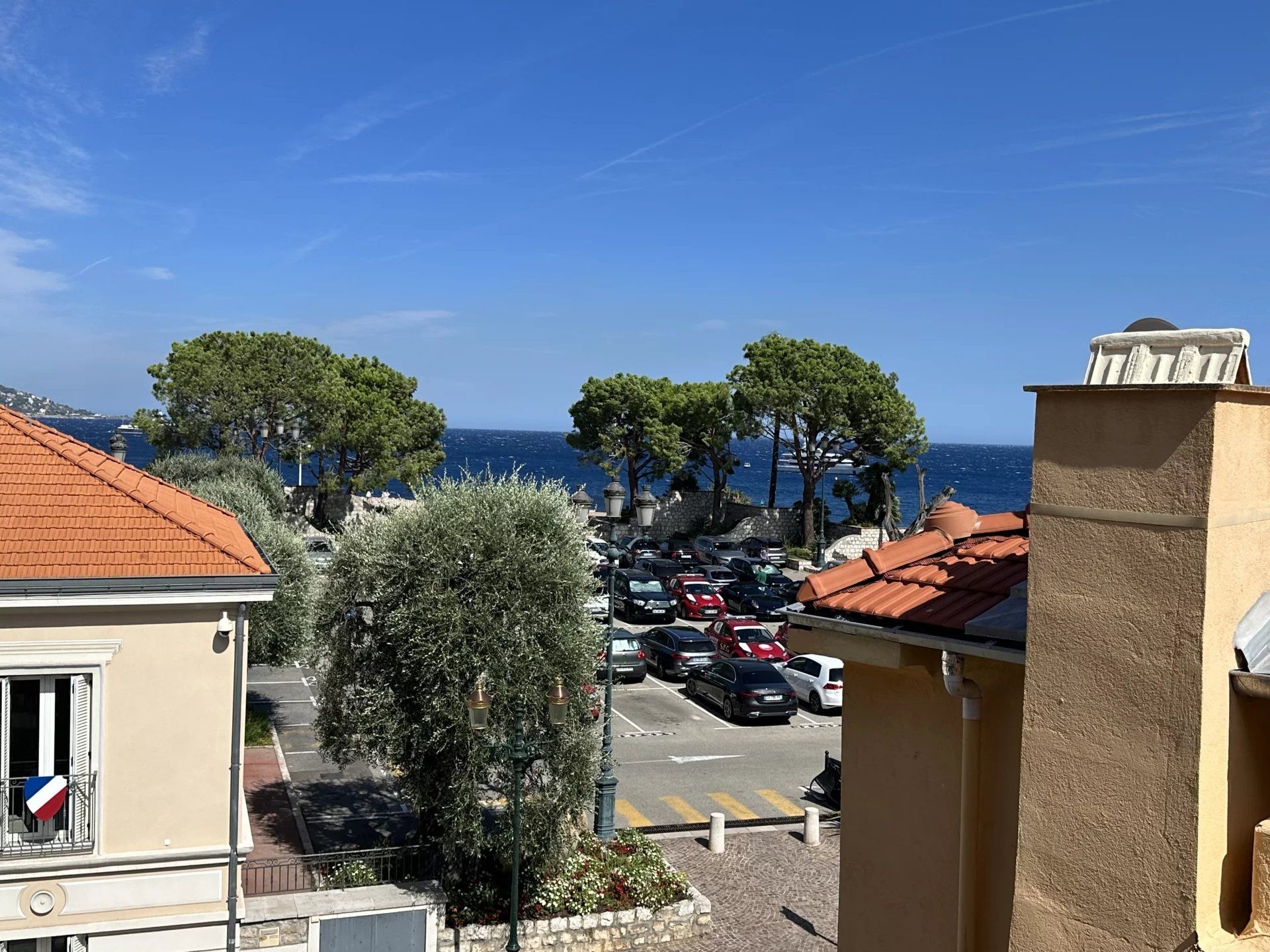 Condominio nel Beaulieu-sur-Mer, Provenza-Alpi-Costa Azzurra 12108112