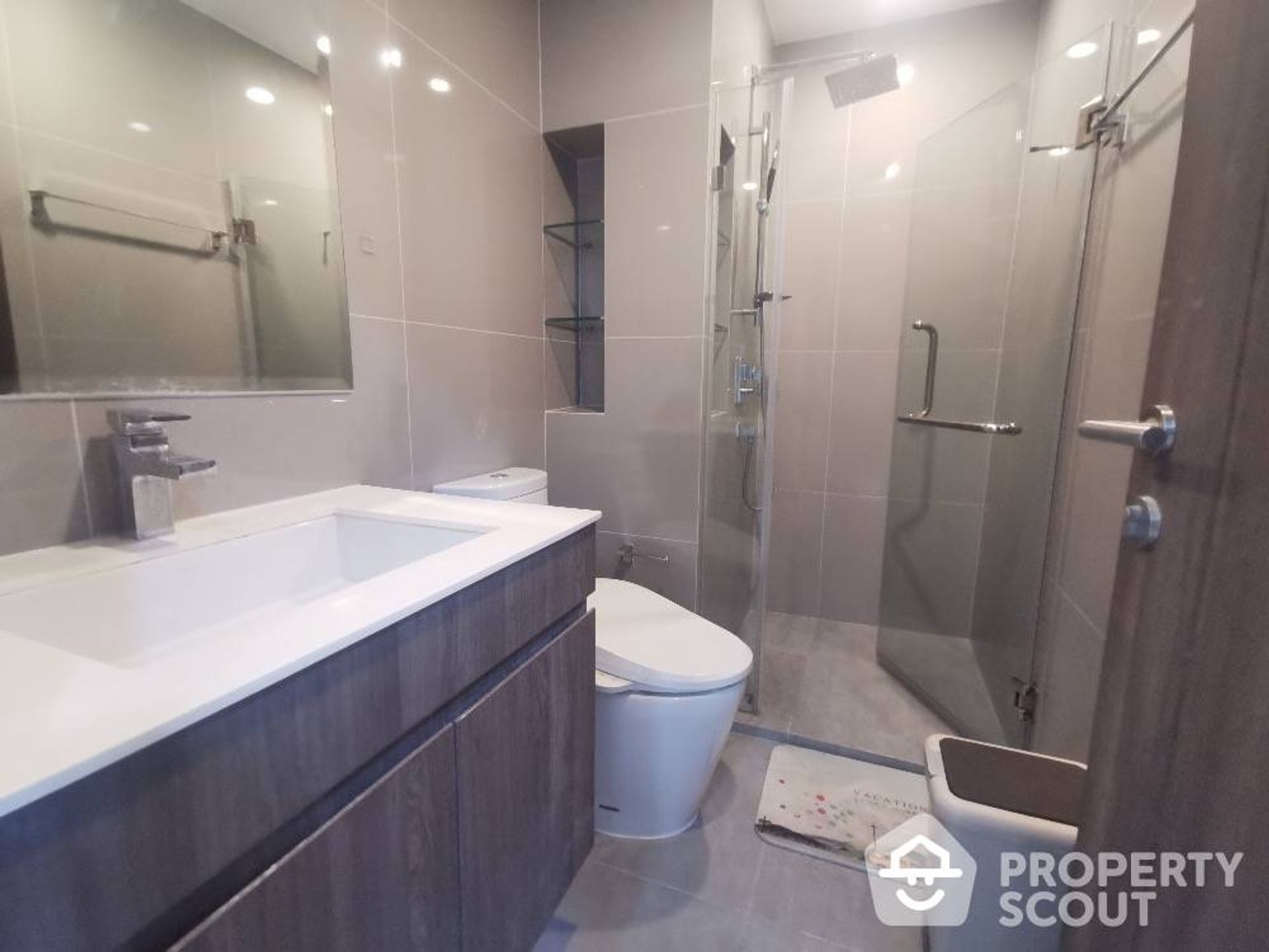 Condominium in Ban Na Song, Krung Thep Maha Nakhon 12111403