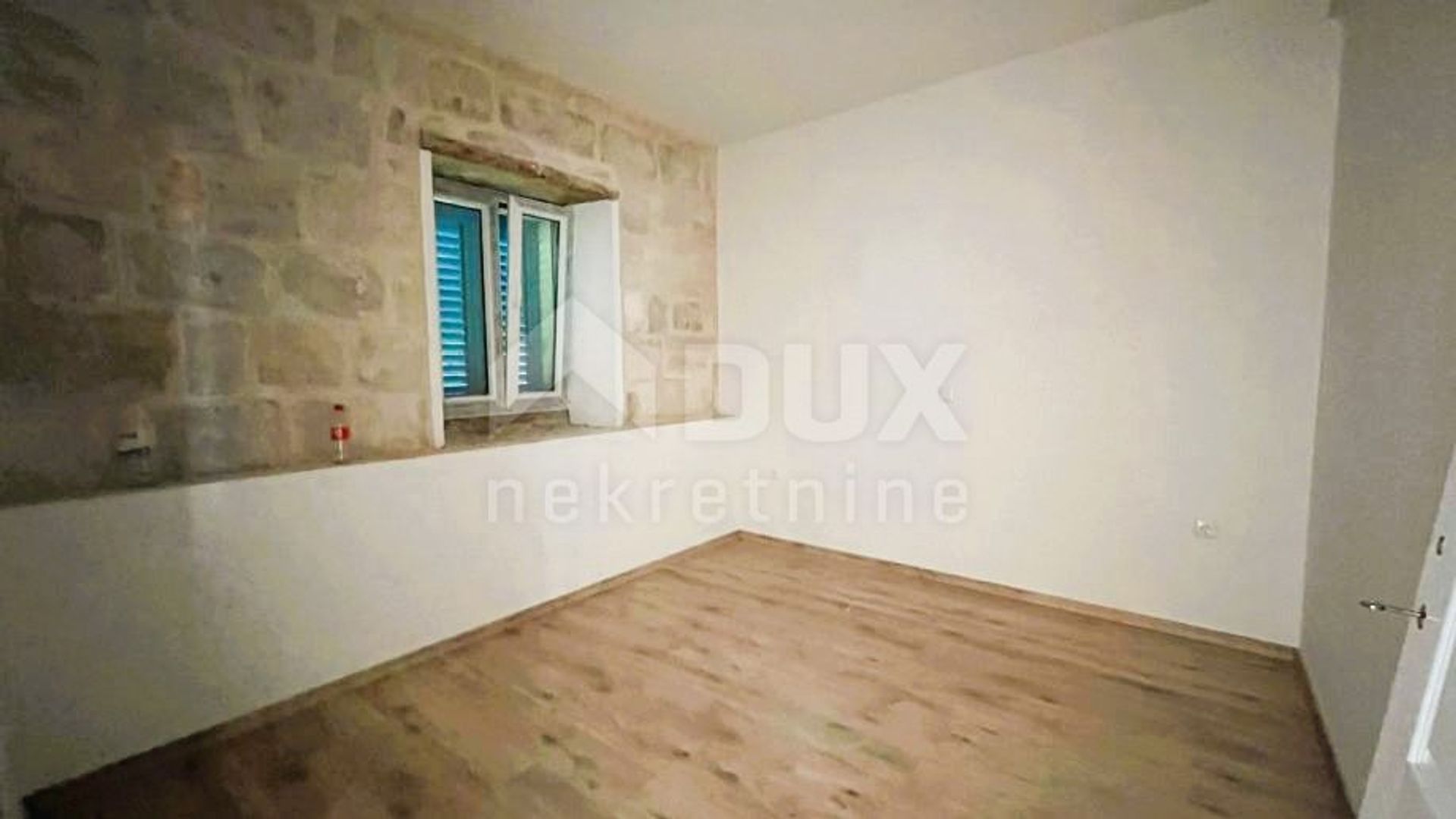 casa en Žrnovo, Dubrovnik-Neretva County 12112211