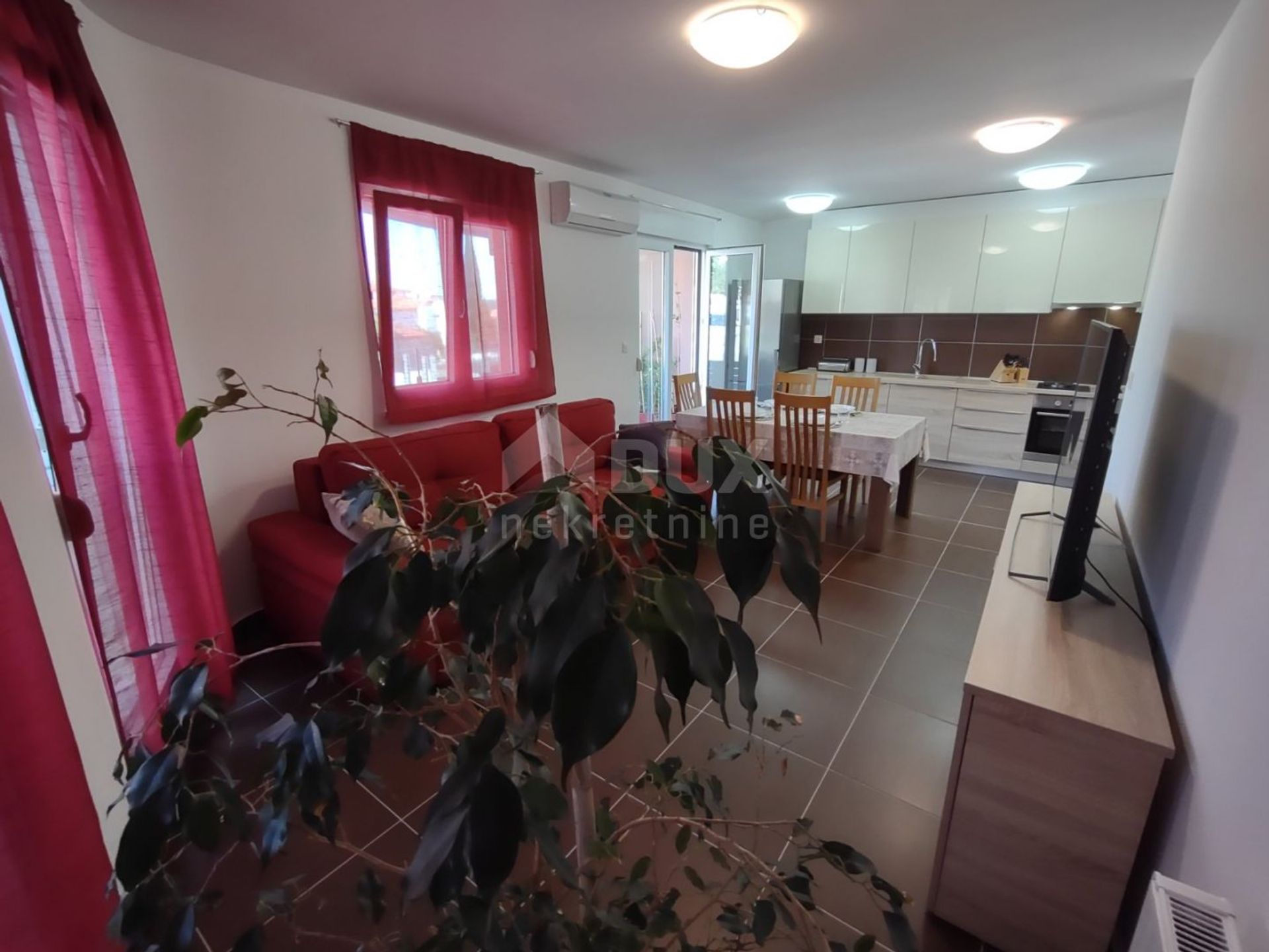 Condominium dans Pula, Istarska Zupanija 12112258