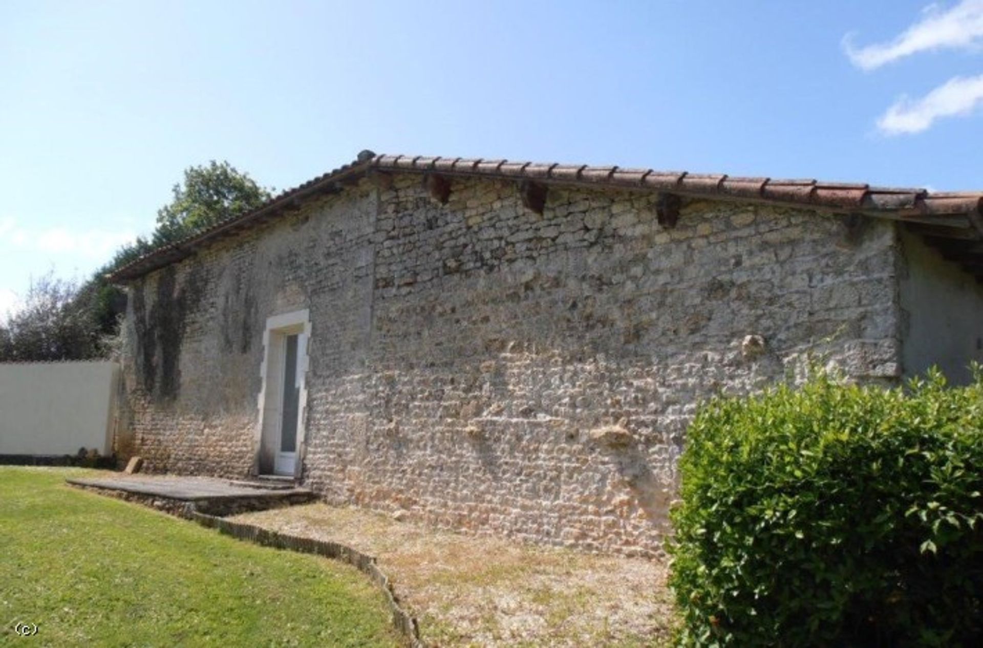 House in Ruffec, Nouvelle-Aquitaine 12113679