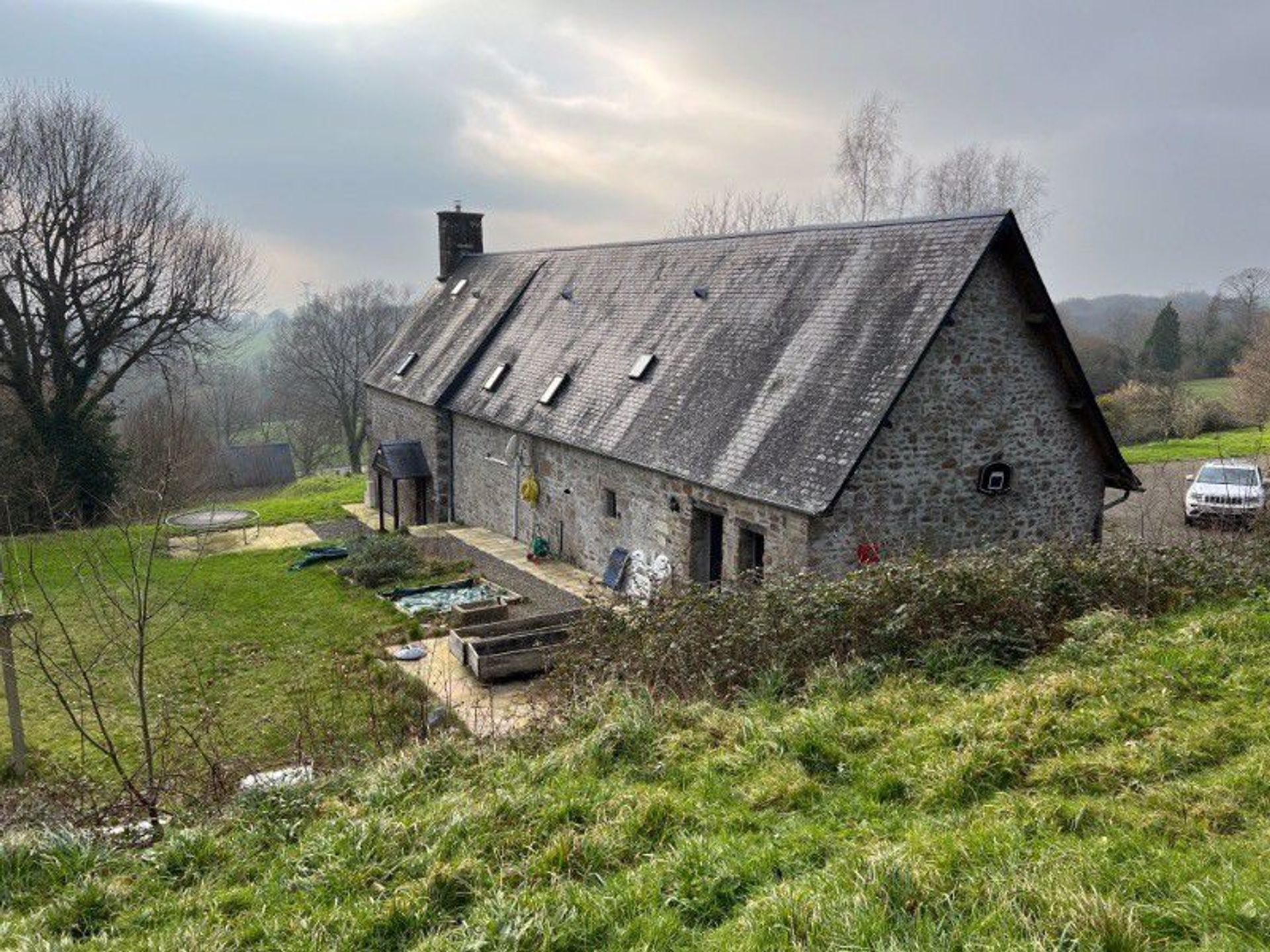 rumah dalam Saint-Pois, Normandy 12113691