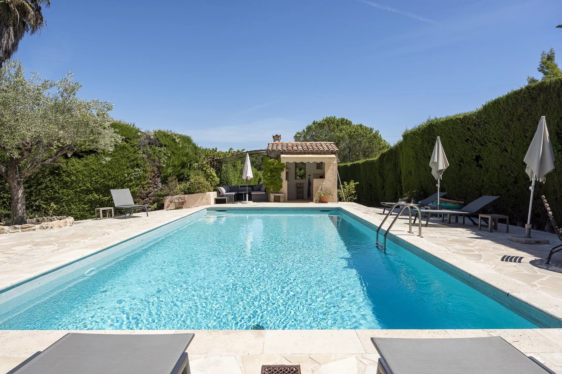 Huis in La Colle-sur-Loup, Provence-Alpes-Côte d'Azur 12114091