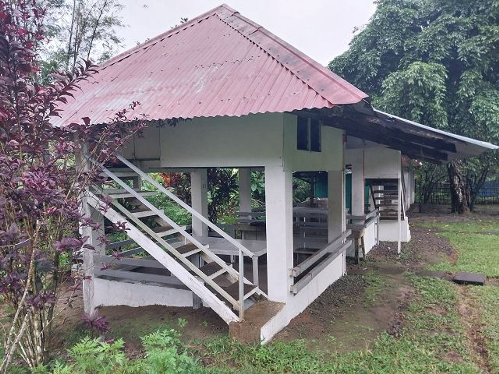 Retail in Bulusan, Bicol 12114110