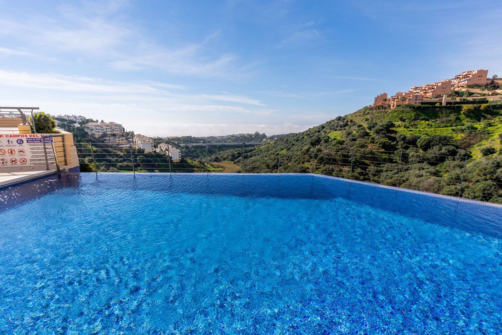 Condominio nel Sitio de Calahonda, Andalusia 12114916