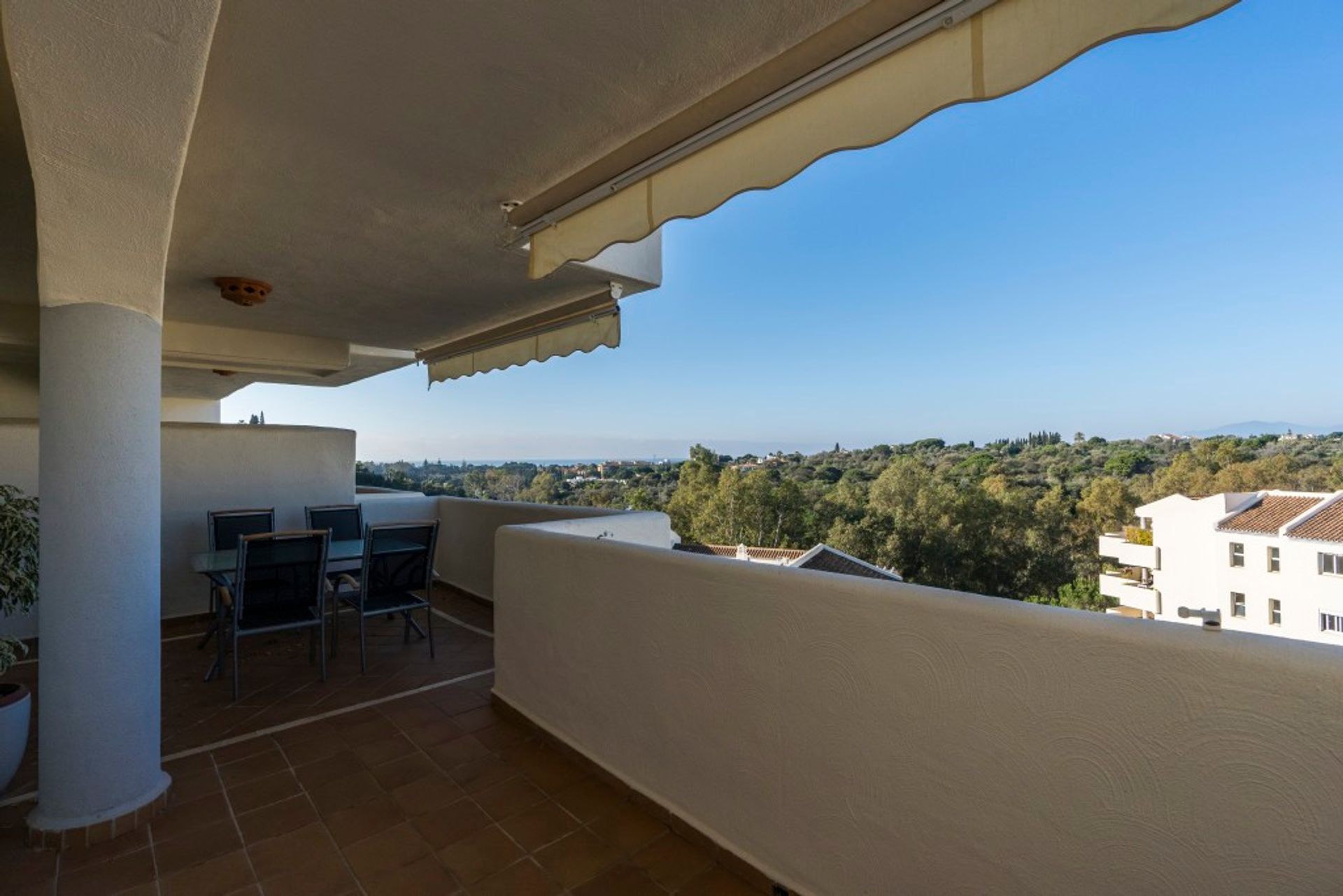 Condominium in Marbella, Andalusia 12115153