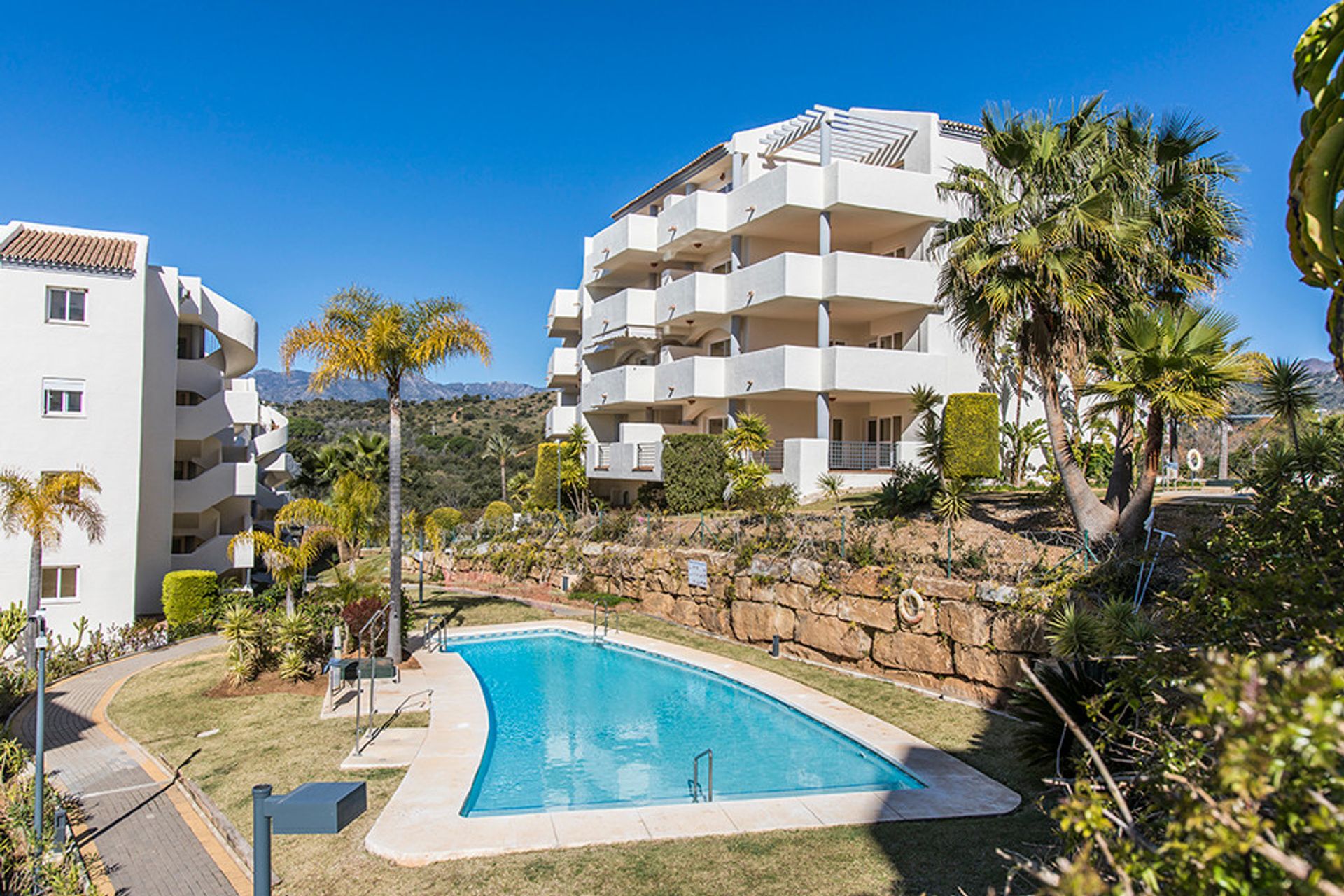 Condominium in Marbella, Andalucía 12115153