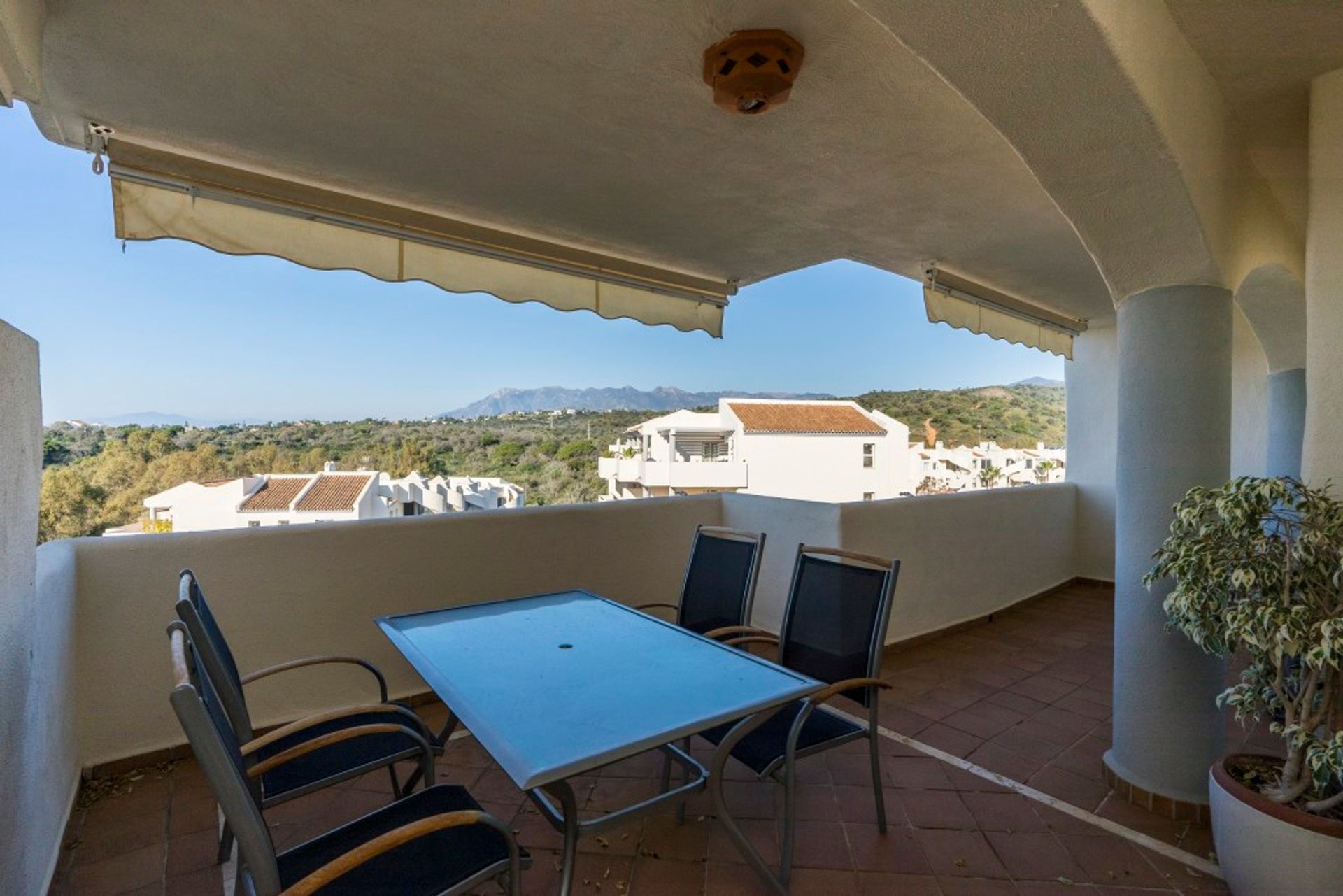 Condominium in Marbella, Andalucía 12115153