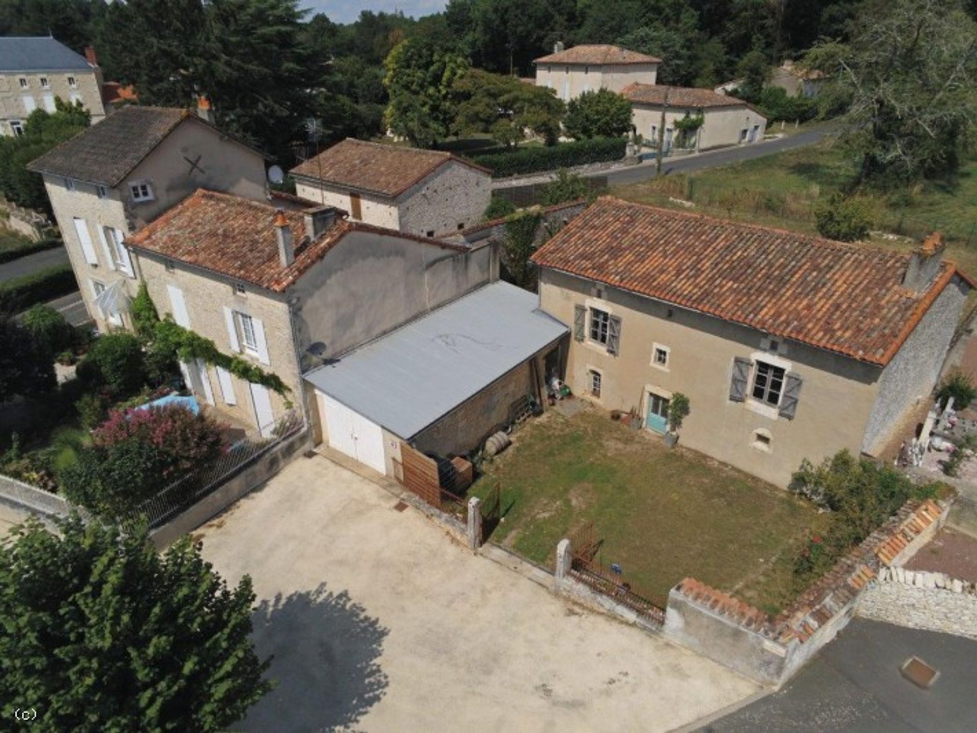 House in Civray, Nouvelle-Aquitaine 12116428